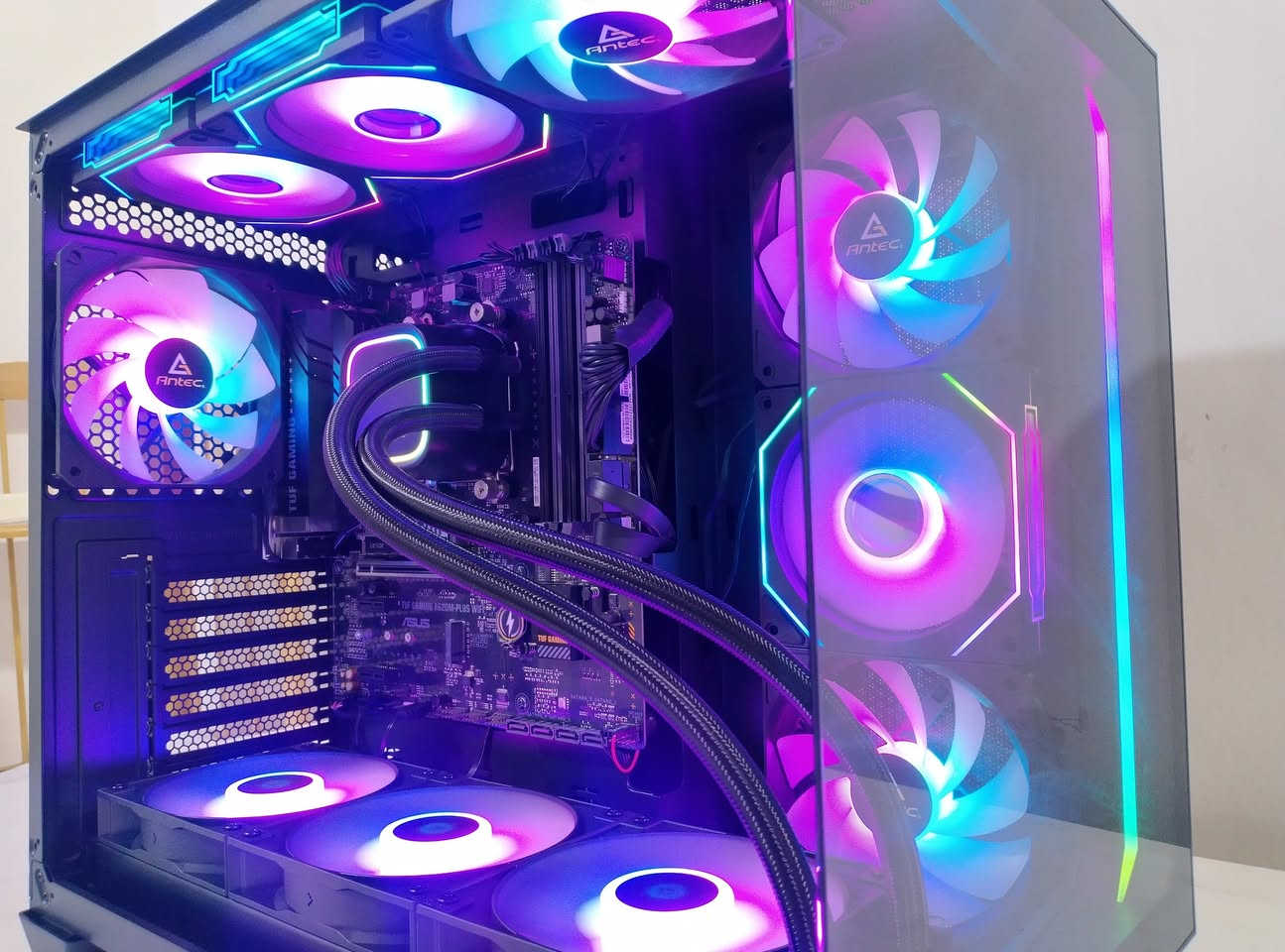 تجميعة قطع حديثة
مرحبا بالجميع، هاي التجميعة للبيع بسعر ٩٧٠ ألف. تم شرائه شهر ١١ و لحد الآن ما صار الإستخدام عليه شهر كامل. الرامات بيها صار خربان و صاحبه رايد يبيعها هيك بدون رام. المبرد المائي قطعة جديدة ما مستخدم. الكيس صار زر التشغيل بیها ما یعطي اعاز بس منافذ الUSB شغال. القطع كالآتي:
Ryzen 5 9600X
Deepcool LE720 360 ARGB AIO
Asus TUF A620M-Plus WiFi
0GB DDR5 RAM
1TB NVMe SSD Lexar NM790
Radeon iGPU
Antec Constellation C5 Black ARGB
EVGA Supernova G5 650W 80+ Gold
Windows 11 Original
التجميعة يتحمل کروت RX9070 او 5070TI
اذا تریده ویا رامات فـ ١٦ گیگا يزيد ١٩٠ دولار على السعر
و إذا تأخذ وياه كارت 5060Ti يزيد بقيمة ٤٣٠$ و مع كارت 4070Super ٦٥٠$


**إذا كنت صاحب هذا الإعلان وتريد حذفه لأي سبب، رجاءا أرسل رسالة إلى الدعم الفني**