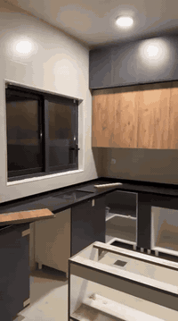 كاونتر للبيع نظيف وجديد السعر بي مجال 
للاستفسار ***********
