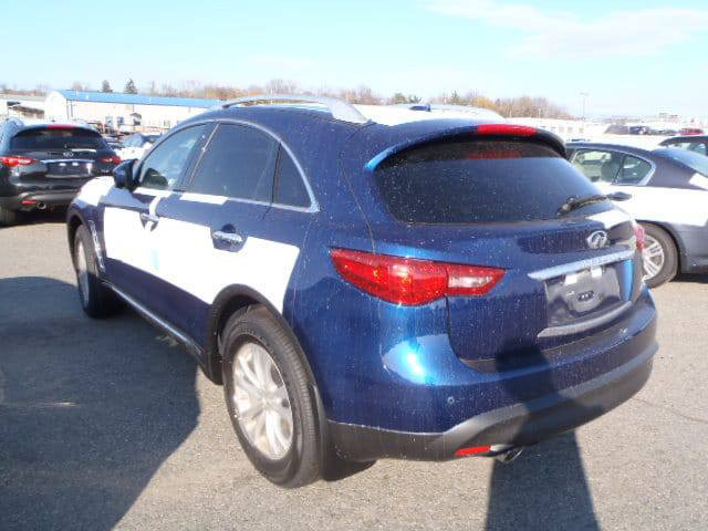 ‎انفنتي موديل 2013  fx37 
‎للبيع لون مميز مبدل كسر و مكينة جدد وظفيرة جديدة مواصفاتها معروفة وكهربائيات شغالة وتبريد ثلج مابيها نقوصات فقط شخوط بسيطة وجراد بالبنيد سعر ١٣٠ وبيها مجال مكاني بغداد الدورة المعلمين 
‎
‎***********
