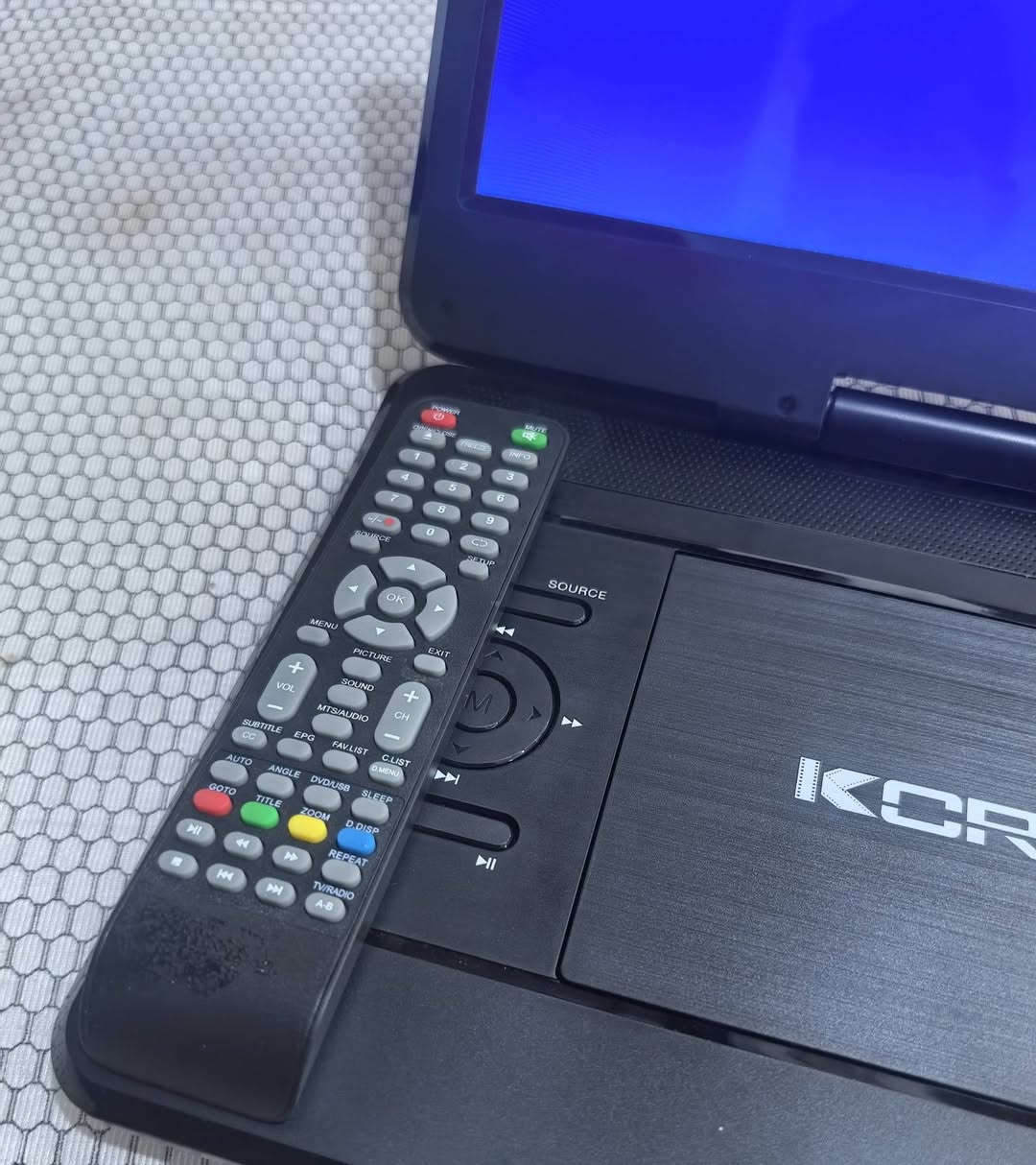 دي في دي شاشة حجم كبير شحن ياخذ مدخل HDMI  يعني يفيد جماعة الستلايت
السعر 35 الف


**إذا كنت صاحب هذا الإعلان وتريد حذفه لأي سبب، رجاءا أرسل رسالة إلى الدعم الفني**