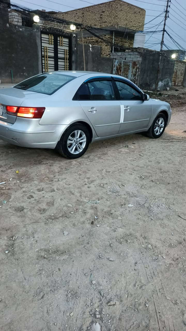 السلام عليكم سوناته للبيع موديل 13كوري مكينه وكير شرط وحداديه وتبريد وتخم تاير وكهربايات كله جديد مصبوغه عام للجماليه رقم بايل سنويه لل28 عليه غرامه 4وراق ينزلن  السعر  95المكان الدوانيه غماس للستفسار علا الرقم ***********اسيه***********
