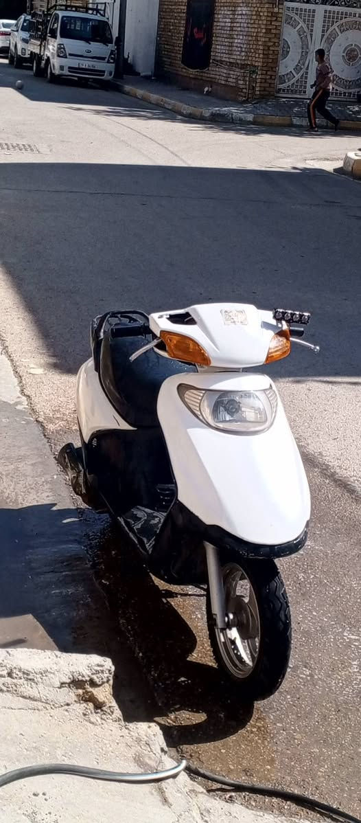 سلام عليكم دراجه سبيسي ماليزي مفتوحه شرط مفتوحه والبوش اصلي ياباني دراجه كله شغال جاهزه بيه تخم تاير جديد السعر 450 وبيه مجال قليل اتصال اله الرقم ***********
