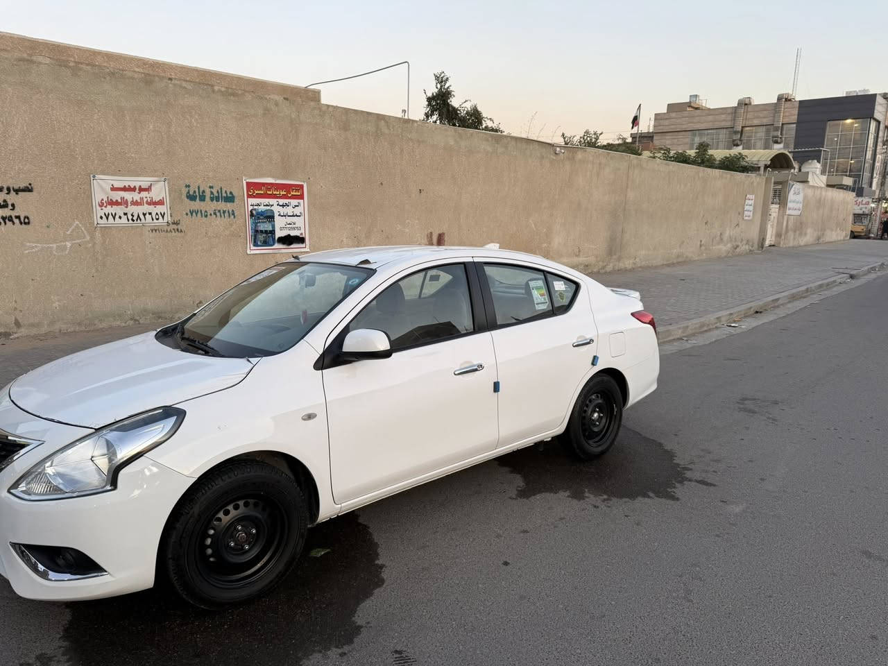 نيسان ( سني ) هندي 
موديل 2024 
ضمان شركة السور 
ماشية (19 الف)
شاشة                               
كامره 
تحكم ستيرن 
يدات  نكيل
حساس تاير 
دبل ايرباك 
بلوجكتور 
 بنايلون الشركه

***********📞
