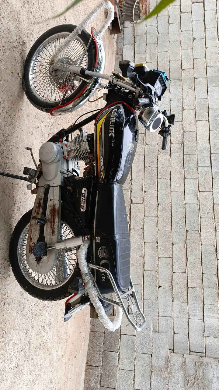 سلام عليكم 👋🏻👋🏻👋🏻👋🏻
دراجه تايكࢪ  
مــوديل 23 
دراجه نضيفه 
 المكان ديالى بعقوبه 
الرقم *********** 
واتساب موجود فقط . 
السعࢪ 550  وبيها مجال
