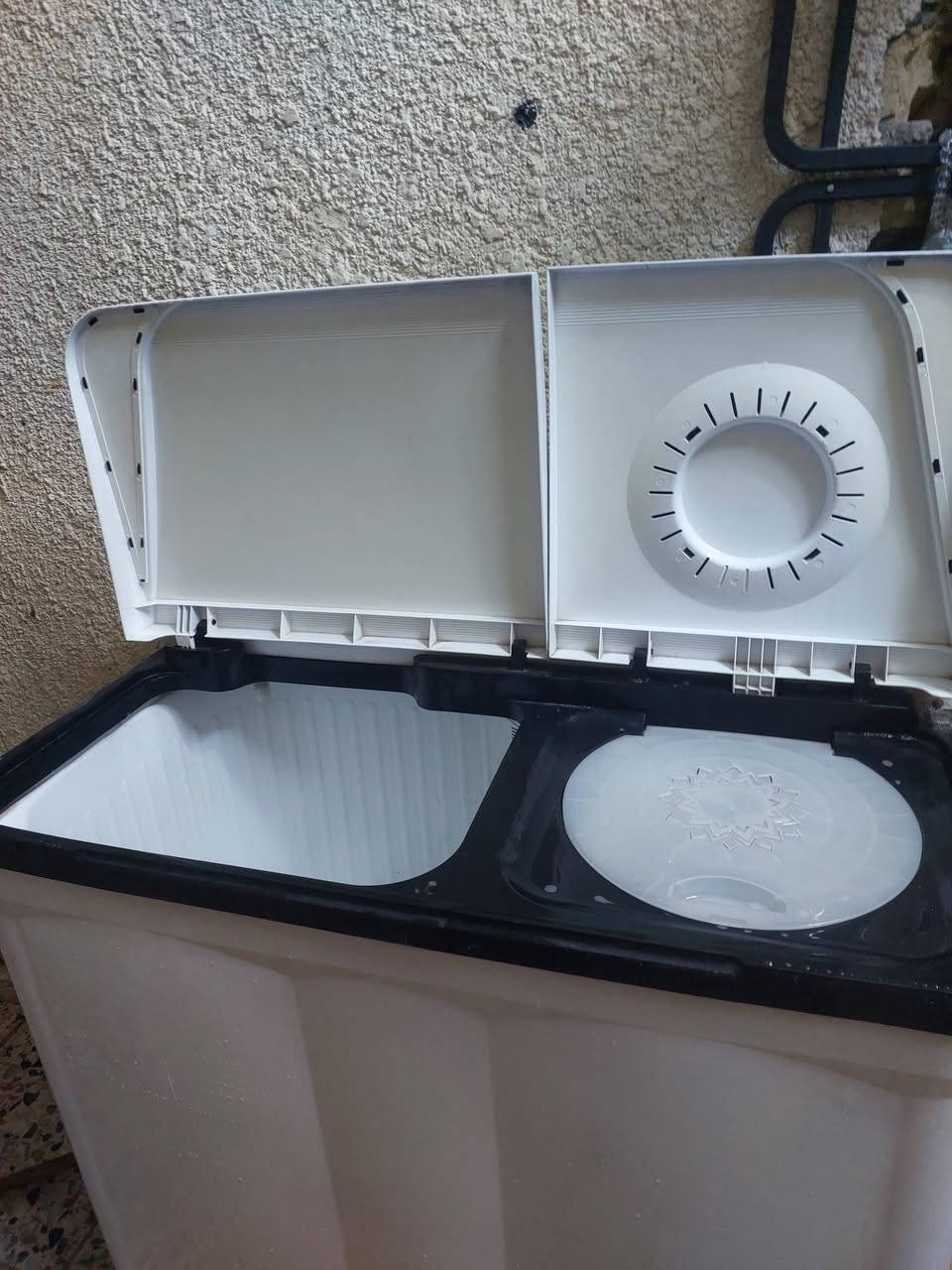 غسالة كورال  اخت الجديد حجمه ٢٥ تغسل بطانيه بلادي شركه برغي مامفتوح بيه ***********
