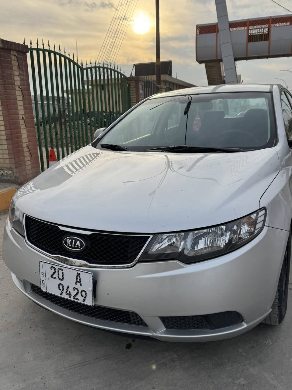 سلام عليكم فورتي 2010 رقم ديالى دولي جديد وبسمي شخصياً سياره وارد أمريكي بيها 4 قطع صبغ وقطعه تبديل بلادي بدون اي دواخل لغد شاصي حوض كله مكفول گير مكينه مكفولات مكينه 2000دوش المرغوب لا تنقص ولا تبخير تدفئة تبريد شغال صدر امامي خلفي جديد تخم تايرات جديد موصفات سياره اشاير بل مري شاشه تحكم استيرن نظام ايكو ABS سياره حلوه ومال جناي جاهزه لفضل من الله سعر 90 وبيها مجال بسيط للشراي بكاني ديالى بعقوبة ***********
