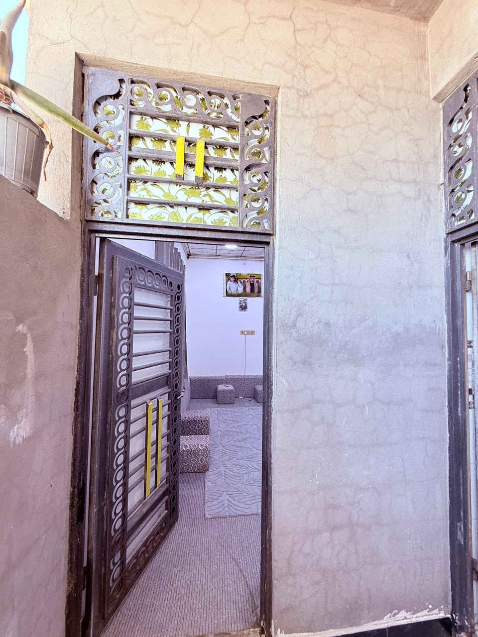 دار سكن #للبيع 🏠
ملك صرف زراعي عراقي نموذج 25
.
#المساحة :: 100م / 
البناء حديث وشغل مرتب وسعر مناسب 
#السعر62 مليون قابل للتفاوض
📍 ابي الخصيب - البهادريه
#يحتوي :: طارمة . استقبال . صحيات خارجية .
صالة واسعة . غرفتين منام . صحيات داخلية .
مطبخ . منور خدمات .
#للإستفسار مراجعه  ***********  مع وتساب
