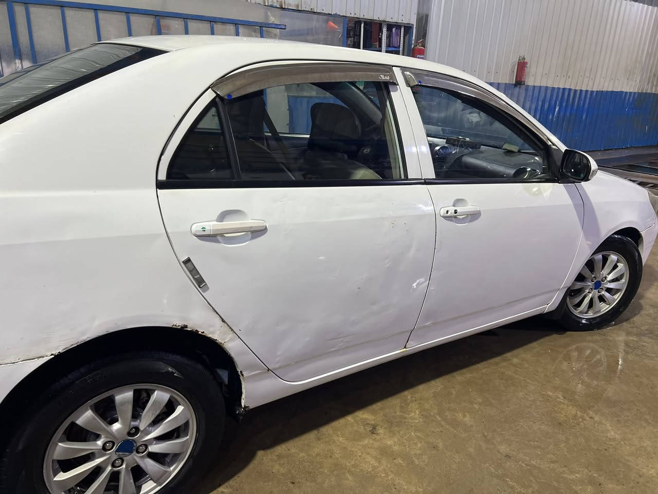 الـسـلـام ξـليڪـم 🍃🌸 
BYD/G3
2013
كير محرك بلادي ممتعوب سياره نضيفه 
تحويل ثاني يوم  
بيهة بارد باب الايمن الخلفي 
مكاني دوره البوعيثه 
السعر53 وبيهة مجال للشرايييي 
***********
