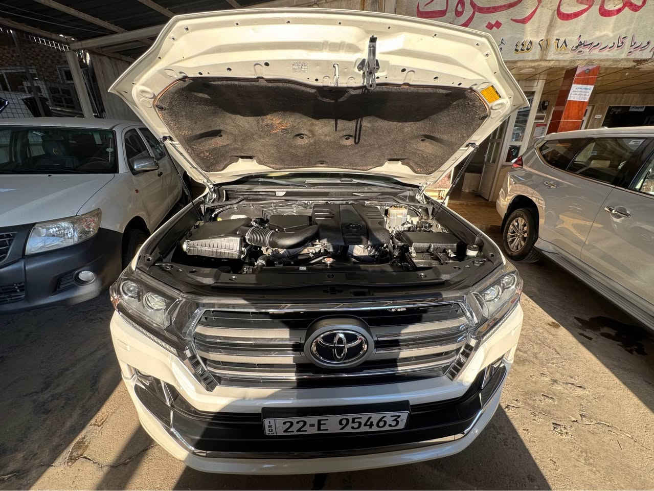 تۆیۆتا لاند کرۆزەر ٢٠١٩ 
Toyota Land cruiser 2019 gxr grandturing
سەیارەکە زۆر پاکە و بێ کێشەیە رەقەم هەولێرە بە ناوی خۆمانە سەیارەکە هی مەحرەز نیە زۆر پاکە و بێ کێشەیە 
دینارێک مەسرەفی تێدا نیە تاخم تایەی تازەی بۆ بەسترایە دینارێک مەسرەفی نیە هەموو گیانی پاکە 
بێ بۆیاخە جێەکی بچوکی ساردی هەیە هی باس کردن نیە بەلام بێ منەتین لە مالەکە ماوەی رۆشتنی ١٩٤ هەزار کم گێر و مەکینە و کارەبایاتی بە شەرتە 
ناو گێجی لگزیزە سندوقی کارەبای و شەفتە دوو بەسمەی شەریکەی لەگەلە شەغالە 
تەقە و رەقەی نیە شەش پستۆنە کوشن جلد و کارەبایە بەرگی ئەسلی تێ گیراوە و بەرگی بیلادیەکەی لۆکە سەیارەکە هەموو گیانی بە شەرتە  
نرخی داوای ٤٨٥ وەرەقە و مەجالێکی کەم سەیارەکە پاکە 
وە تکایە ئەگەر موشتەری نیت سەرمان مەیەشێنە گۆرینەوەش ناکەین 
بۆ زانیاری زیاتر ٥١٦١-٧٠٠-٠٧٥٠ 
سەیارەکەش هی مەحرەز نیە. هی خۆمانە أربيل, العراق


**إذا كنت صاحب هذا الإعلان وتريد حذفه لأي سبب، رجاءا أرسل رسالة إلى الدعم الفني**
