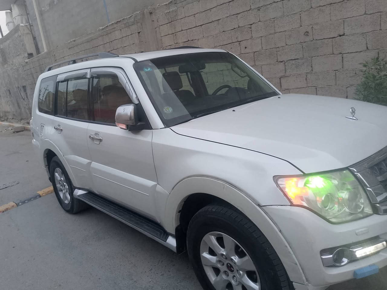 للبيع باجيرو2015حبتور محرك 3500.علامه ذهبيه لاسمي لغايه 2028فول مواصفات ماشين 163الف كم السعر180 ورقه مكان الشعب *********** بغداد
