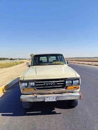 لاند كروزر موديل 84 سيارة كلش حلوه ونضيفه كاملة من كل شيء للتفاصيل أكث...