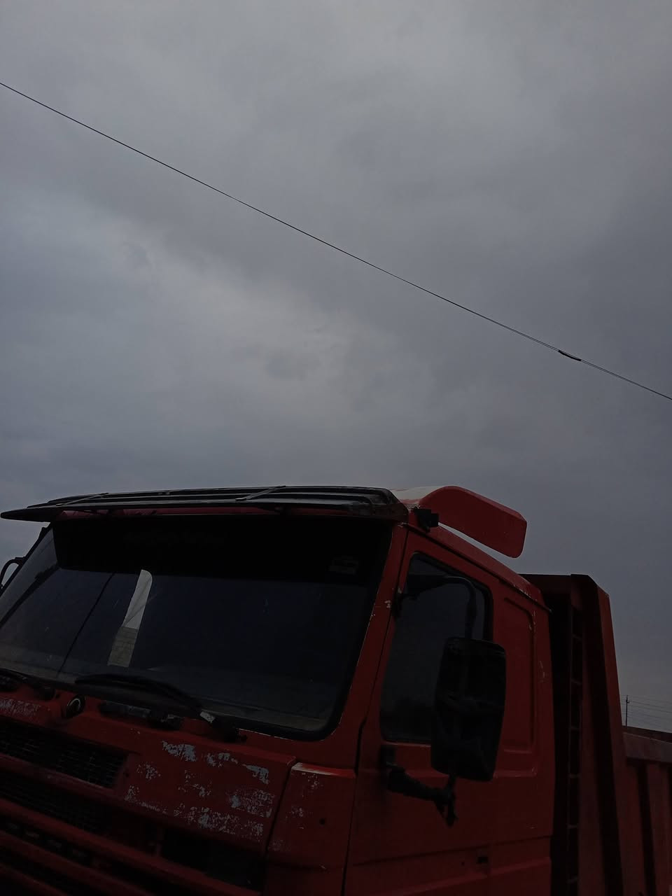 سلام عليكم سكانيا
مكينه 12 ونص 
موديل 95
كير 5/5
رقم بصره
كير محرك اكسل كفاله 
كهربائيات كلهن شغاله
مكان السياره الصويره 
***********
***********
