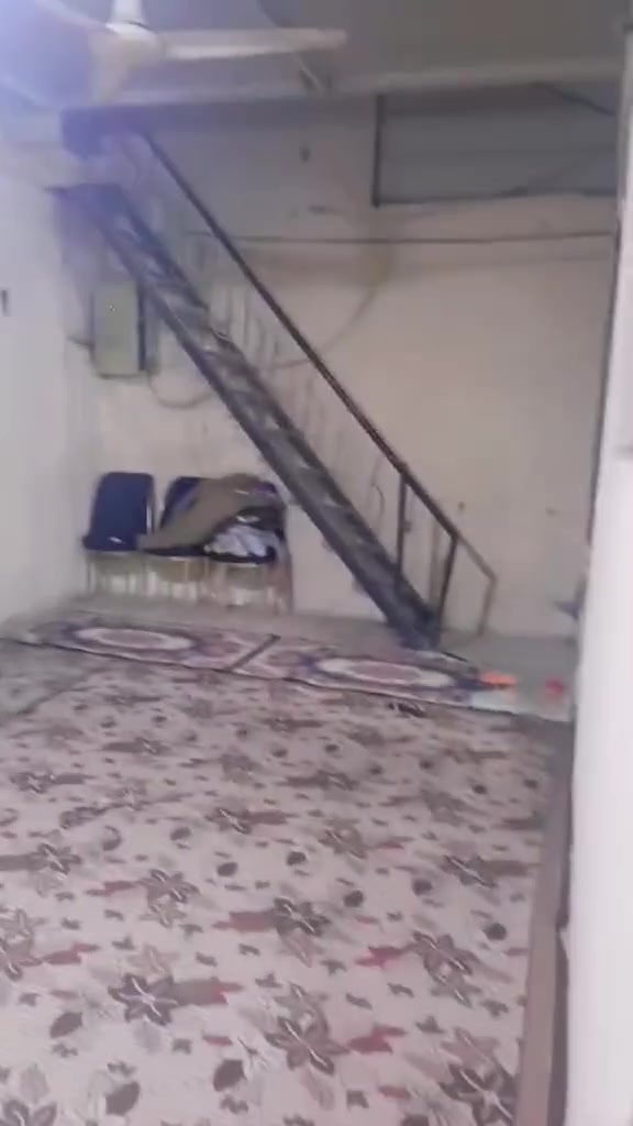 بيت للبيع مساحه ١٠٠ متر مربعة  طابق واحد في منطقه الحبيبية  الاستكشافات منطقه ال مية  شارع تيل الاخضر. قريب على شارع العام  منطقه مبلطة وخدمات كاملة الاستفسار يرجى مراسله على خاص او الاتصال على هذا الرقم ***********
