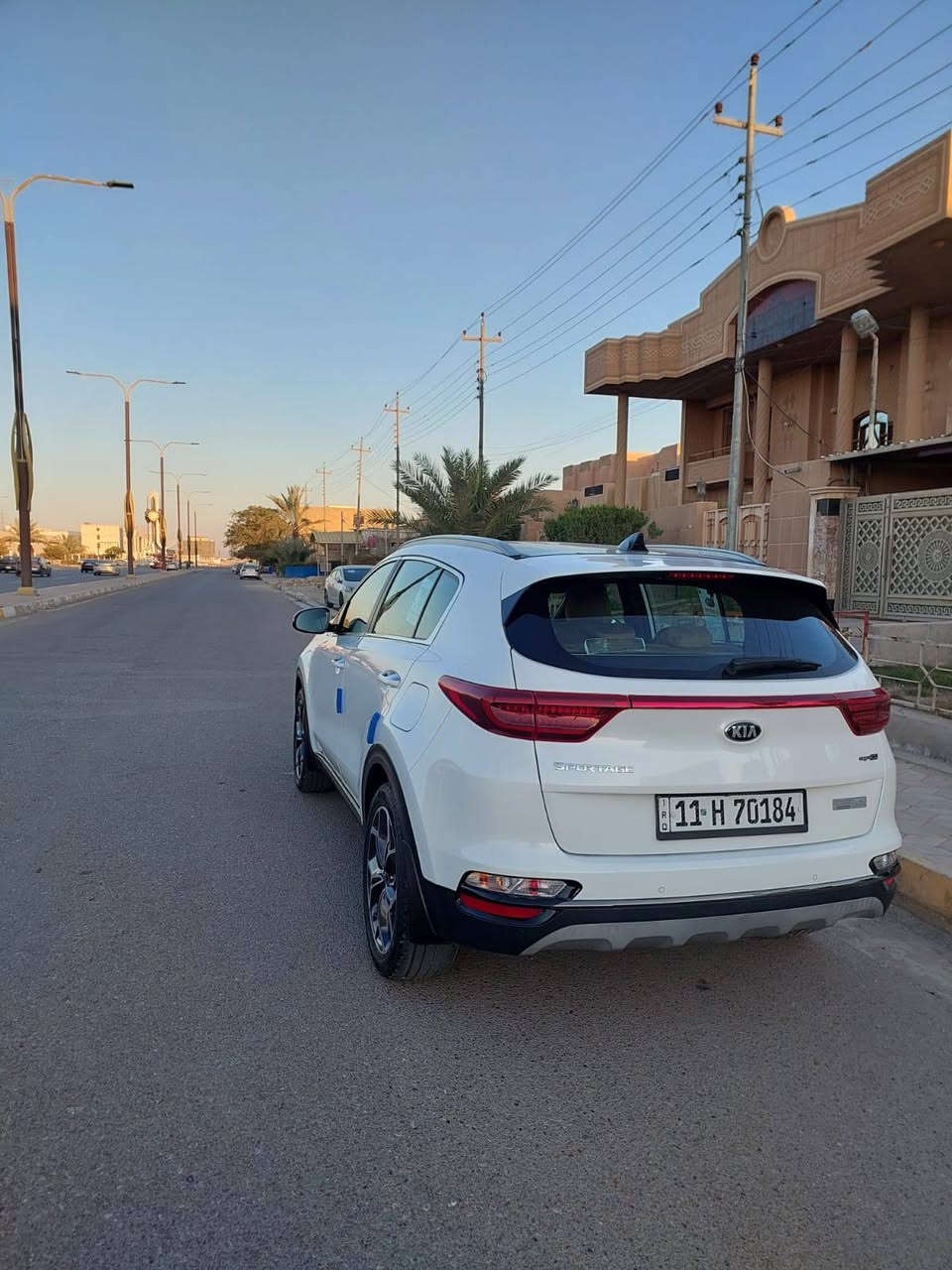 ‏السلام عليكم   🤍🤍🤍
‏
‏             🔥كيا سبورتج موديل2019. شكل ال 20
‏ رقم بغداد بسمي. تحويل ثاني يوم 
‏كفالة عامة عدا كم شخط كولش صغار 
‏
‏🔹الموصفات جيتي لاين فول 1/1
‏🔹ماشيه 54 الف شرط لفحص
‏     خليجي.  شركة دولية
‏بصمة.     بنورامااا 
‏🔹حساس امامي  خلفي 
‏🔹كامره خلفيه 
‏🔹ويل كب 
‏🔹داخل  جلد لونين جديد 
‏🔹هندبريك بصمة 
‏🔹شاشه كبيرة بلادي
‏🔹تحكمات ستيرن 
‏🔹٣ وضعيات قياده 
‏     وبعد بيها هواية مواصفات معروفة الجيتي
‏   
‏            السعر.   220 $ بيها مجال بسيط 
‏
‏ الاستفسار  ***********
‏مكان السياره الفلوجة
