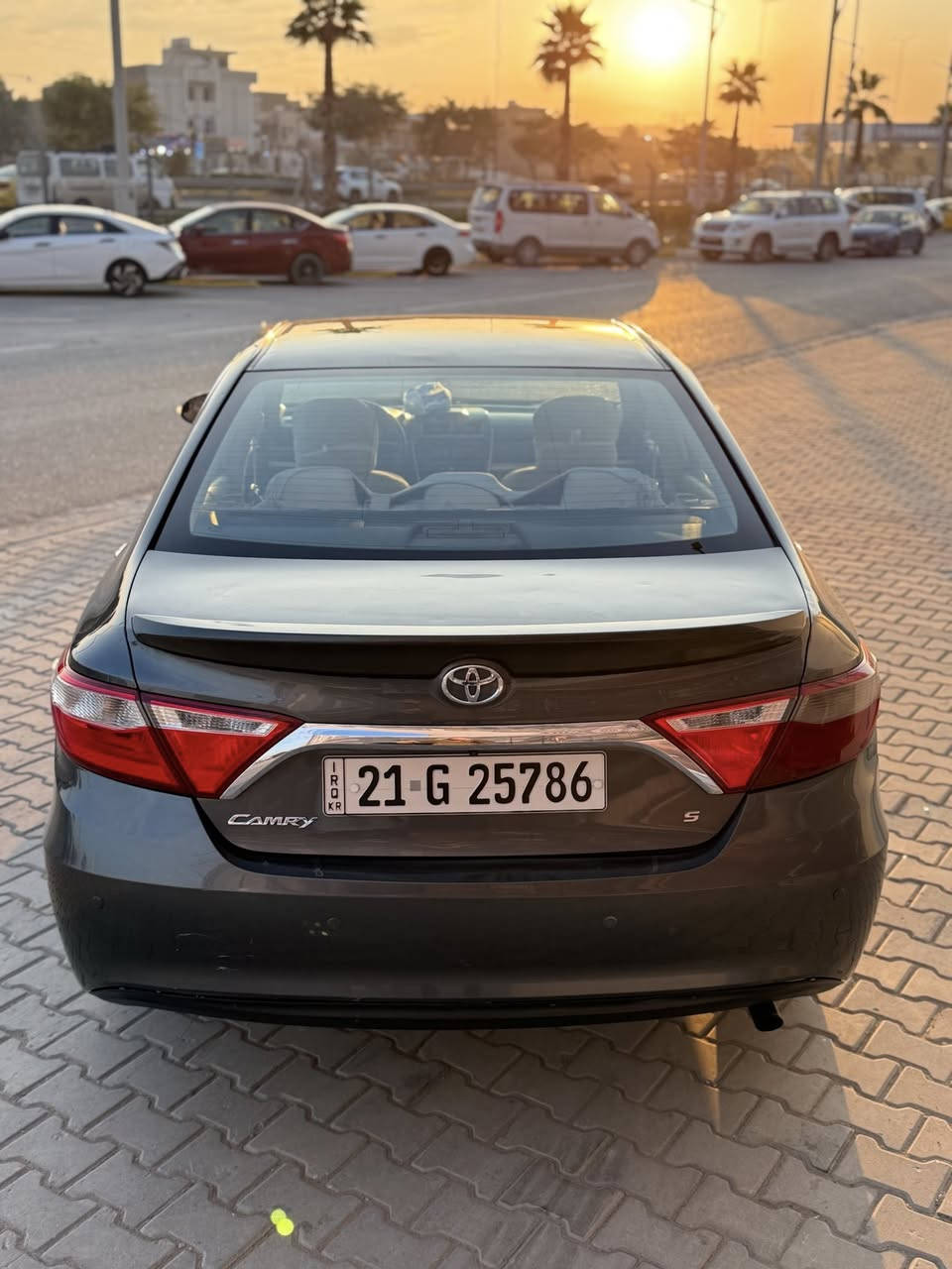 السلام عليكم للبيع
كامري 2016 خليجيه محرك 2500 4 سلندر 
بيهه رش اربع قطع بدون اي ضرر ولا قطره معجون 
وباقي امورهه جاهزه للاخير مكينه كير صدر تبريد تايرات باتري جديد رقم سليمانيه باسم عربي ساكن بغداد 
وابيع شرط التحويل بدون اي وكاله 
السعر 135 وبي مجال للشراي 
مكاني بغداد الغزاليه 
هـ ***********
