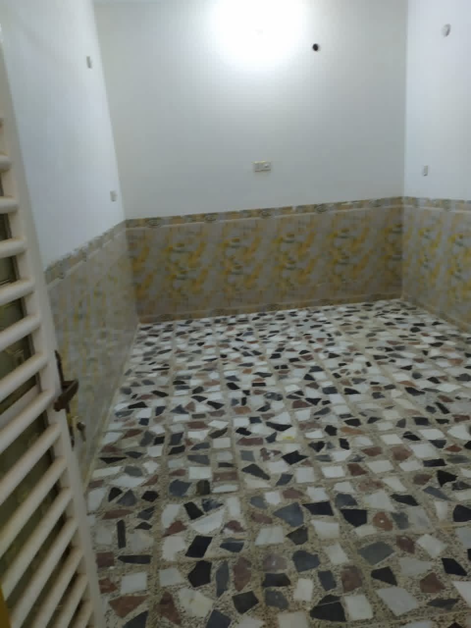 100 متر حي الوفاء طابق واحد مطلوب مصرف عقاري يحتوي الدار علئ غرفه وصاله ومطبخ وستقبال وتخاريج داخل وخارج  الاستفسار. اكثر مراجعة مكتب العقيله 
او اتصل ***********
