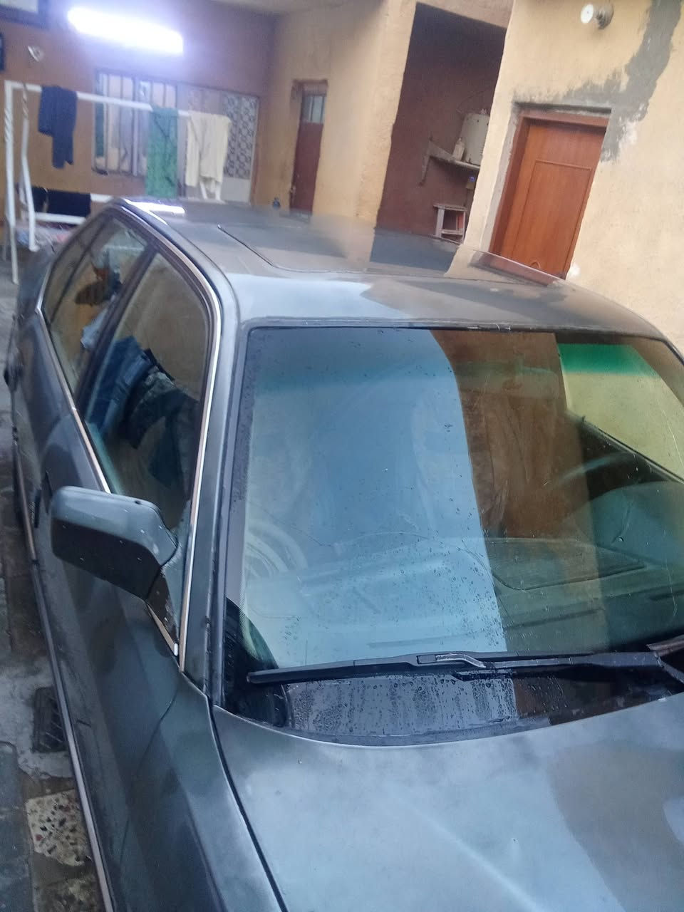 السلام عليكم 
سياره بي ام 735
موديل 90 تبريد كهربائية كل شغال 
محرك كير مكفول  محرك مفتوح 3500كشر بيه جراد حداديه نص عمر موراس حسب القناعه 
السعر 35 رقم بغداد مشروع وطني 
هذ الرقم مال صاحب السيارة 
***********/***********
