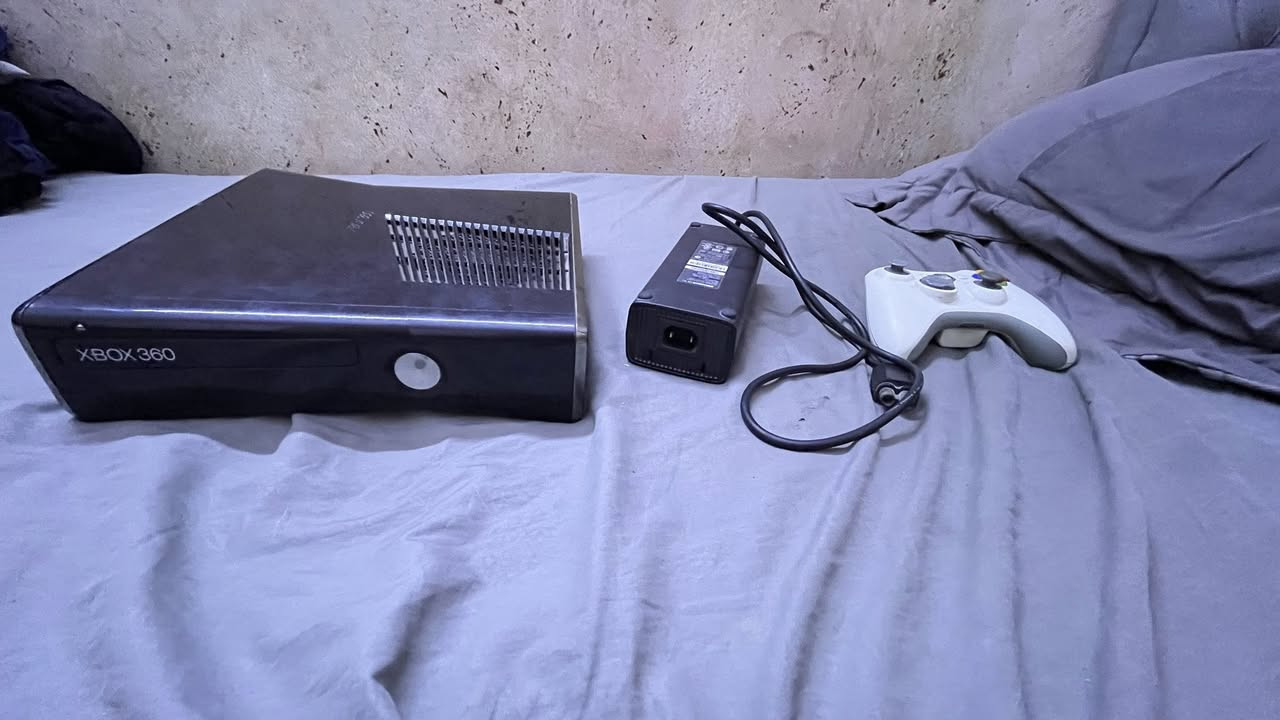 اكس بوكس 360 سلم
 ذاكره 250g
40 لعبه 
 جهاز غير مفتوح ولا مصلح 
ملحقاته الاصليه المحوله اصليه بس اليده مو مالته  لان الاصليه  جان بيها درفت 

سبب البيع عندي بلي فور 

السعر 85 وموجود توصيل لكل المحافضات 
مكاني بغداد الدوره شارع الصحة


**إذا كنت صاحب هذا الإعلان وتريد حذفه لأي سبب، رجاءا أرسل رسالة إلى الدعم الفني**