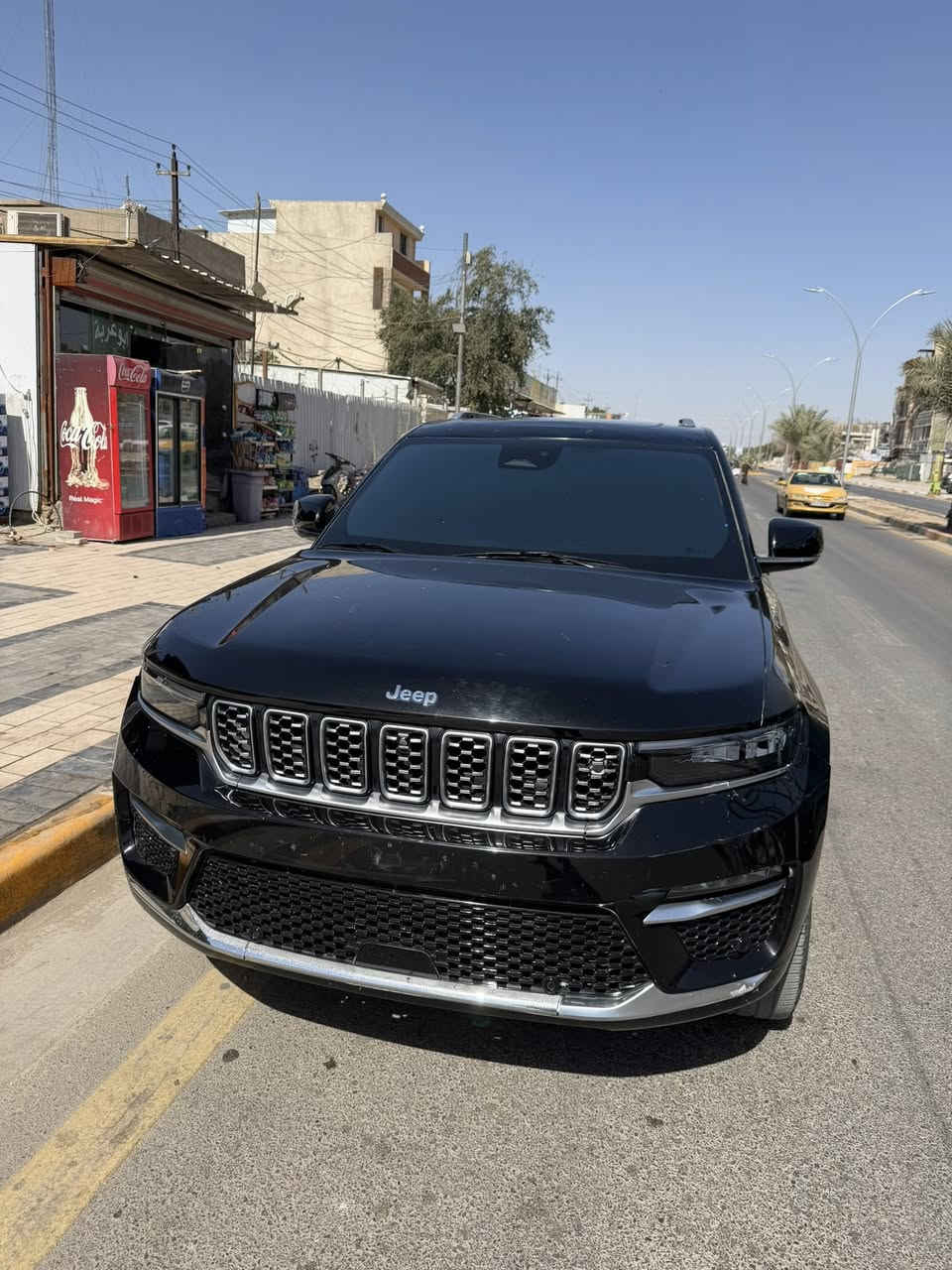 جيب سومت 2023 ( امريكي )
2023 JEEP GRAND CHEROKEE, SUMMIT 

فول مواصفات تو ويل بانوراما 4X2

لون اسود ملكي 

الحادث موضح داخل المنشور 

رقم بغداد 

الموديل : 2023 . (امريكي) .

المحرك : V6. 3.6L .

العداد :46kmالف 

موصفات:

﻿قيادة ذاتية عند المنعطفات.

نضام الصف الالي داخل الكراج. 

نضام الخروج الالي داخل الكراج.

﻿رادار امامي مع مانع تصادم .

﻿نظام الرؤية الليلية.ناضور ليلي Night Vision 

﻿تحذير الخروج عن المسار .

﻿مستشعر نوم السائق مع نظام التوقف الآلي

﻿تحذير النقطة عمياء ٥ .

أناره السومت summit داخل الدواسات 

﻿نظام تحذير عند التقاطعات.

﻿نظام تحذير عند تجاوز السرعة المحددة.

﻿نظام عرض المعلومات على الزجاج الامامي (HEAD UP

(DISPLAY

﻿نظام تقليل الضجيح داخل المقصورة.

﻿إنارة محيطية.

﻿تعديل وضعيات مقود السائق كهربائيا.

﻿مرايا تعتيم ذاتي.

﻿المرايا الجانبية قابلة للطي كهربائيا

مرايا الجانبية فاد

ويل قياس 20 انج .

* سقف بانوراما .

﻿شاشه كبيرة 10.1 انج .

﻿نظام الخرائط (GPS) .

﻿عرض خرائط الطريق على لوحة القيادة.

﻿لوحة القيادة بقياس 12 أنج.

5 كاميرات خارجية مع بخاخات ماء للتنظيف.

كاميرا للمرأة الداخلية.

﻿تصوير حراري ليلي .

﻿المصابيح الأمامية زنون تفاعليه عند المنعطفات . + نضام ترحيب 

﻿كشافات الضباب زنون .

﻿دخول ذكي.

﻿بصمة على 5 ابواب للدخول الذكي.

﻿تشغيل عن بعد .

﻿الصندوق الخلفيي كهربائي .

﻿فتح الصندوق الخلفي مع حركة القدم.

﻿فرش المقصورة الداخلية من الجلد الطبيعي الفاخر.

﻿اضافات من الخشب الطبيعي للمقصورة الداخلية.

﻿ذاكرة لحفظ وضعيات الجلوس للمقاعد الأمامية

﻿مساج للمقاعد الامامية .

﻿المقاعد الأمامية كهربائية .

﻿المقاعد الأمامية تبريد وتدفئة .

﻿المقاعد الخلفية تدفئة .

﻿انارة داخلية LED متعددة الالوان منفصله.

﻿حساسات امامية وخلفية 360درجه .

﻿5 راكب .

﻿مكيف خلفي مع وحدة تحكم منفصلة .

﻿تدفئة مقود القيادة.

﻿مانع تصادم خلفي .

﻿بلوتوث تلفون .

﻿محدد سرعة .

﻿نظام التشغيل والاطفاء الاوتوماتيكي﻿

﻿نظام بريك اوتماتيكي

بعد هواي موصفات السياره نضيف كلش 

حادثها بدون شاصي فقط لغد ايسر مصلح 

الجاملغ الأمامي الأيسر  مبدل ومصبوغ 

تكمه مصبوغه وجزء من القماره اثر روجان البنوراما بلاديه بدون كسر 

بنيد تبديل نفس الون اصلي 

جاملغ خلفي بارد بسيط والبابين الأيمن بيهن بارد بسيط بدون صبغ 

السعر انشالله مناسب 308$ وبيها مجال 

***********

بغداد الدوره
