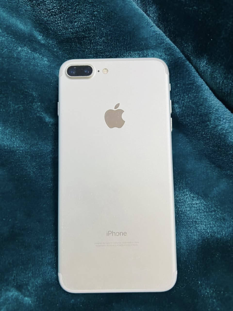 السلام عليكمً
ايفون سفن بلاس 
نموذج M✅
ذاكره ٣٢✅
بطاريه 86 🔋
قيم وخذ 
فقط الكلاسه بيها فطور مثل ماموضوح بل صوره ✅
متواجد على خاص. 
مناسب فول


**إذا كنت صاحب هذا الإعلان وتريد حذفه لأي سبب، رجاءا أرسل رسالة إلى الدعم الفني**