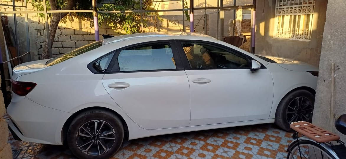 البيع كيا فورتي موديل ٢٠٢٤ وارد امريكي سياره بعدهي ما مرقم ترقم بغداد وكل محفضات جنوب السعر ١١٥ ورقه رقم *********** اثير ***********
