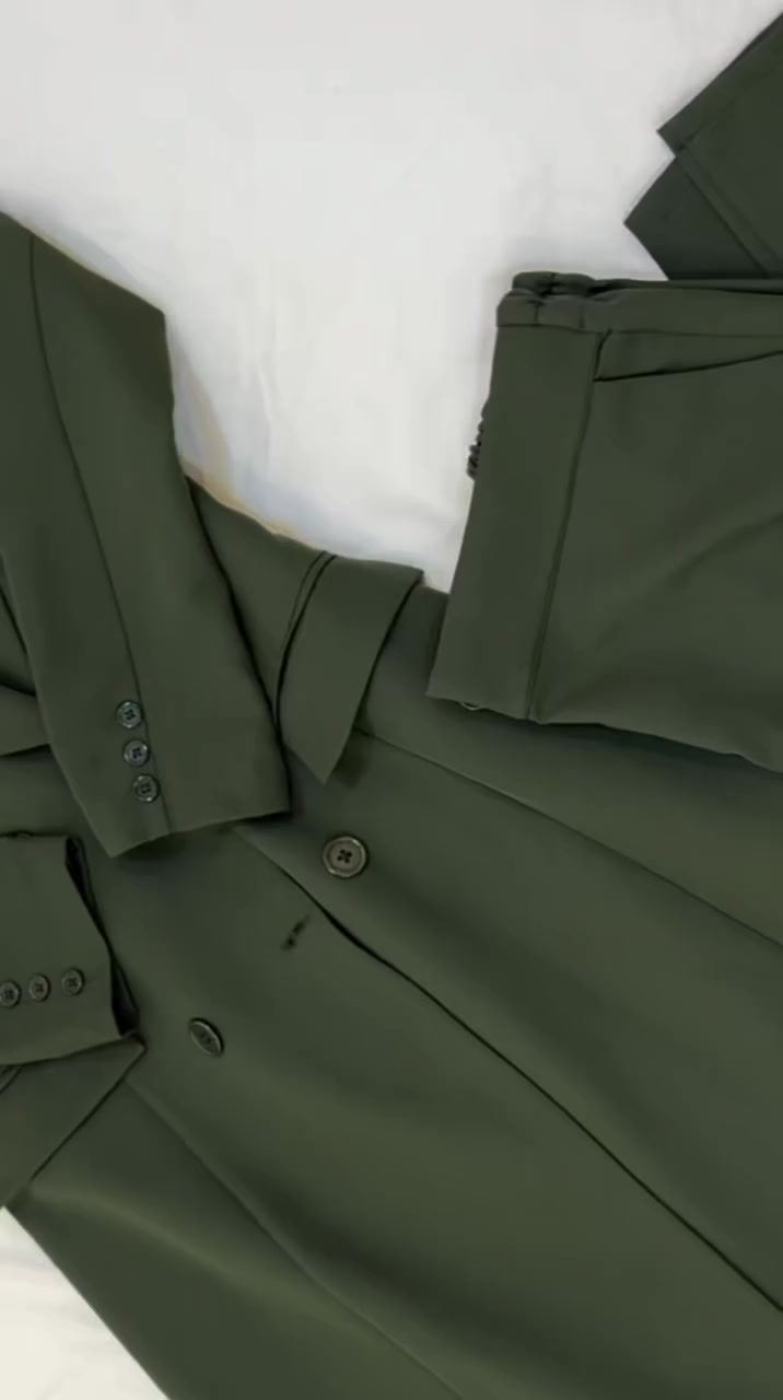 ⸻

💚 لون الزيتوني… فخامة بهدوء وأناقة بتميّز 💚
من حياة كولكشن ✨
طقم أنيق بخامة راقية وتفصيل يبرز جمال الإطلالة

📏 المقاسات من 38 إلى 56
🚚 توصيل مجاني لجميع المحافظات
✔️ ثقة وجودة

إذا تحبين الإطلالات الهادية الراقية… هذا اللون إلك 🤍
احجزي الآن قبل نفاد الكمية ⏳

#حياة_كولكشن #زيتوني #طقم_نسائي #موضة_المحجبات #ستايل_راقي #ملابس_نسائية #أناقة #توصيل_مجاني #عبايات #اطقم


**إذا كنت صاحب هذا الإعلان وتريد حذفه لأي سبب، رجاءا أرسل رسالة إلى الدعم الفني**