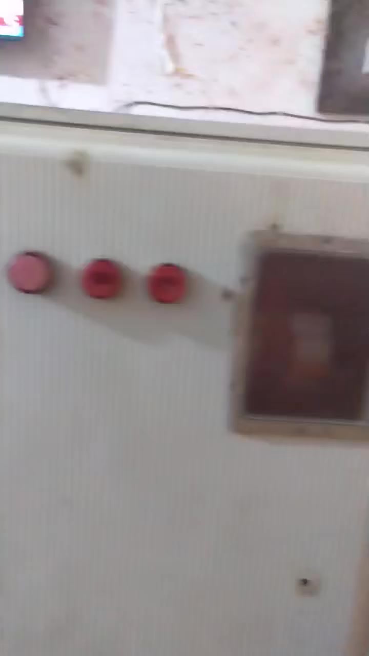 تم بعون الله إكمال عمل بورد توزيع أحمال 4 سبالت مع 2 سخانات داخل بورد عداد مستعمل واضافه 4 جوزات الكترونيه مع اضافه جوزه ايرث لكج عدد 2 نوع شانت مستعدون لعمل صيانه دوريه لكافه البوردات واضافه حمايه كامله للبيت والمحلات التجارية والصناعية للاتصال والطلب *********** أو *********** يوجد واتساب صوره ومقاطع
