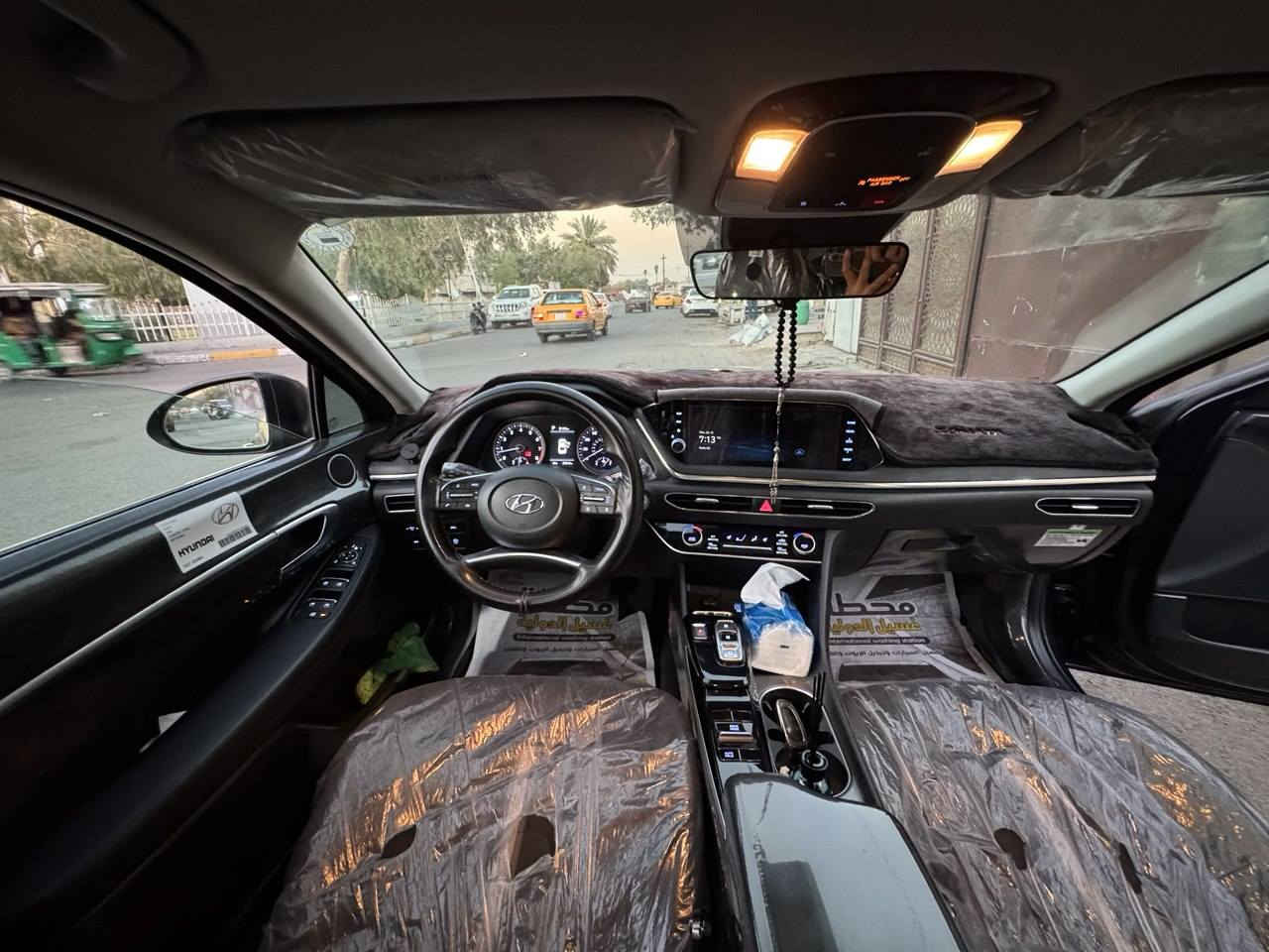 يالله اللهم صلي على محمد وال محمد 
هونداي سوناتا
فول عدا البانوراما 
موديل :2023  رقم اربيل
لون : اسود 
وارد :اميركا  حادث خلفي قطعه وحده صبغ بدون تبديل 
محرك :2500 gdi  تنفس طبيعي
عداد المشي : 34m
مواصفات 
_بصمة 
_شاشه 
_كامرة خلفية 
_لد امامي وخلفي 
_بصمة ابواب 
_تشغيل عن بعد 
_كشنات تدفئه +تدفئه ستيرن 
_جنطة بصمة + دكمه+ صندوق ذكي عند الاقتراب
_ تنبيه خروج عن مسار _رادار امامي خلفي وجانبي 
_فول حساسات 
 نقطه عمياء 
_ تحكم وضعيات 4 للقيادة 
-اوتو هولد 
_فول تحكم ستيرن مع قيادة ذاتيه 
 _سايد بريك كهرباء دكمه + كير دكم 
_تحكم تبريد 
_كشافات 
_اشاير مري
_عدادات الالكتروني
 _ سياره 12 سماعه
داخل لون اسود 
السياره مدوشمه عامه
العنوان :بغداد الجديده/المشتل
للاستفسار الاتصال 
***********
***********
