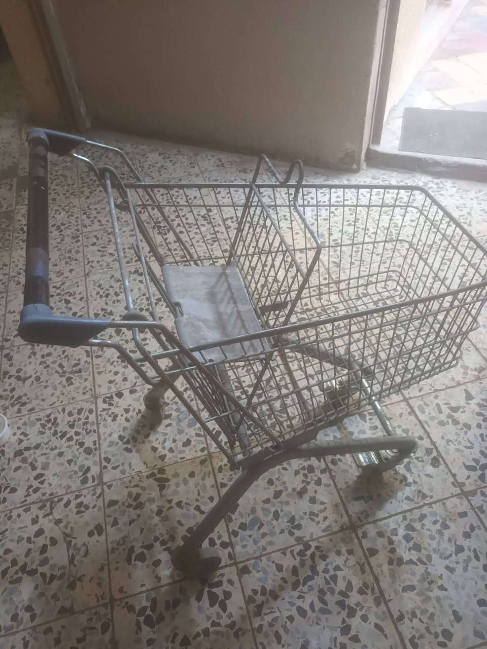 أغراض منزليه للبيع حي الشهداء البياع شارع المضخة الثاني قرب كلشي وكلاشي


**إذا كنت صاحب هذا الإعلان وتريد حذفه لأي سبب، رجاءا أرسل رسالة إلى الدعم الفني**