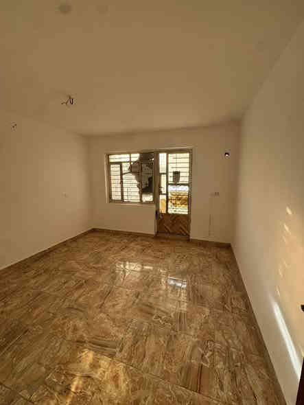 #للايجار__________في__________السيدية

بيت ٦٠ متر ٣ غرف صالة مطبخ خدمات عدد ٢

في موقع جدا هادئ مربع مدرسة تبوك 

شارع ١٥ م رصيف ٣ متر

للأستفسار آكثر الأتصال على الرقم 

***********

آو زيارة المكتب الكائن في منطقة السيدية 

شارع جامع الأقصى مقابل لحوم جويلي 

مكتب المصطفى للاستثمار و التطوير العقاري
