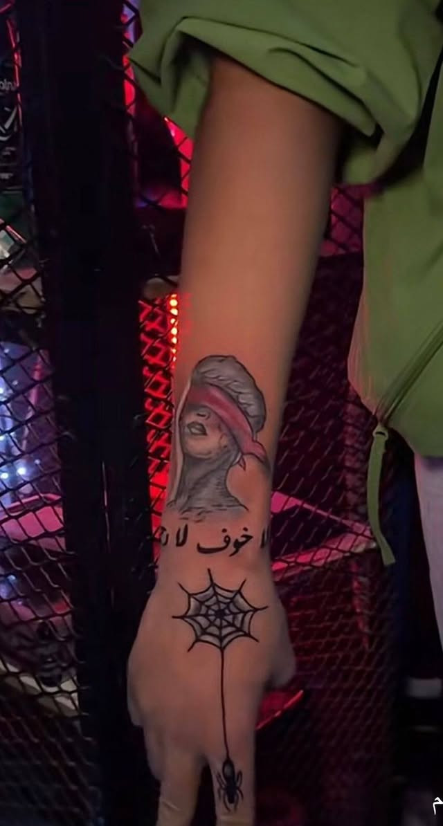 💸مركز كوافير القلعه💸
🗣️🗣️ أ علان 🗣️🗣️ 
    (عرض خاص خصم 50%) 
   لعمل كافه الاوشام رجالي نسائي
         ازله وشم بدون اي ضرر. ولا تشوهه بأحدث الطرق
تاتو حاجب 3D / 6D  / توريد شفاهه 
  معالجة اماكن فروة الرأس / عمل شامات
( تدريب وتأهيل دورات الحلاقه + الوشم)  
 العنوان :
💈 بغداد الحريه الاولى مقابل مطعم الحاج سابقآ حاليآ مجمع الابرار قرب ازياء البيروتي 💈
 @✂️***********✂️☎️
