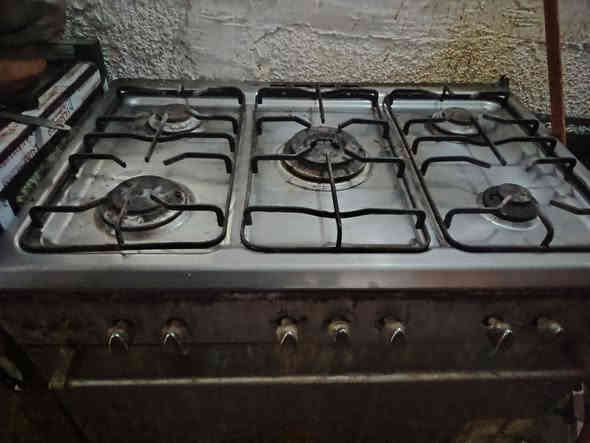 السلام عليكم غراض مال بيت البيع شلعه وحده الي يفيدنه يتفضل *********** بي وتساب
