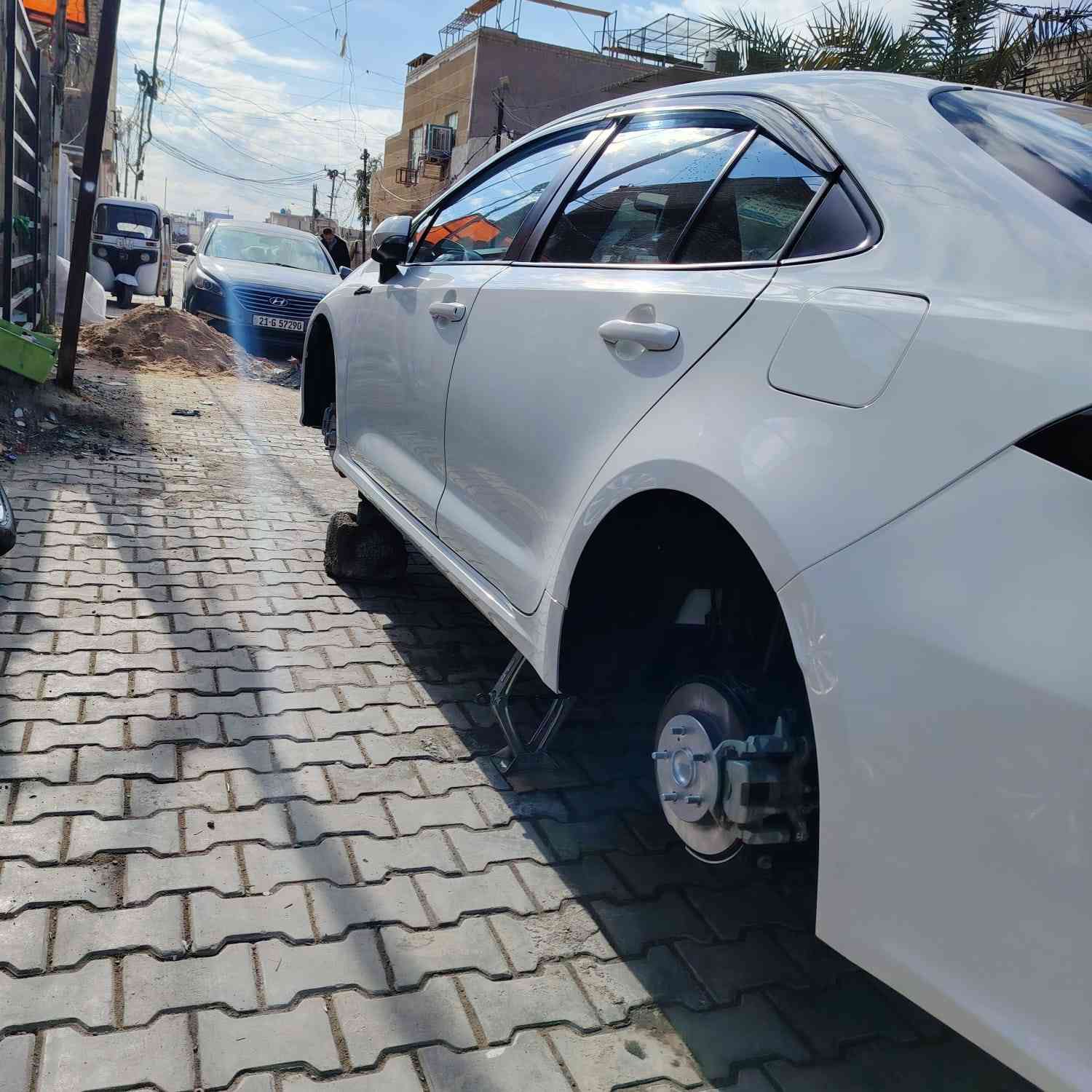 سلام عليكم كورلا هايبرد
موديل2024 شكل ال 25 علامه بيضاء
جلد اصلي ماشيه 40الف
محرك 1800 هايبرد/ رادار امامي
 هاند بريك بصمه / مانع انزلاق
بصمه تشغيل /بصمه دخول عدد2
 دخول ذكي/ قياده ذاتيه
رقم بغداد تحويل ثاني يوم
انضمه قياده 3/ مانع تصادم
تبريد قطعتين /
تحكم ستيرين/ اوتو هولد
كامره/نظام ABS/حساس ضغط الاطارات
بانورما/اشاير بالمري/مانع انزلاق
 / تحديد مسار / لايت زنون تحكم ذكي
سبايدر خلفي / تخم تاير دلوب/
 /تظليل دخلي الجام مانع  حراره 
السياره مدوشمه  والجنطه والارضيه/
 شمسيات مطريه/ بنيد جاكات/
 السعر 148 وبيها مجال سياره كفاله عامه
للاستفسار أكثر  ***********
