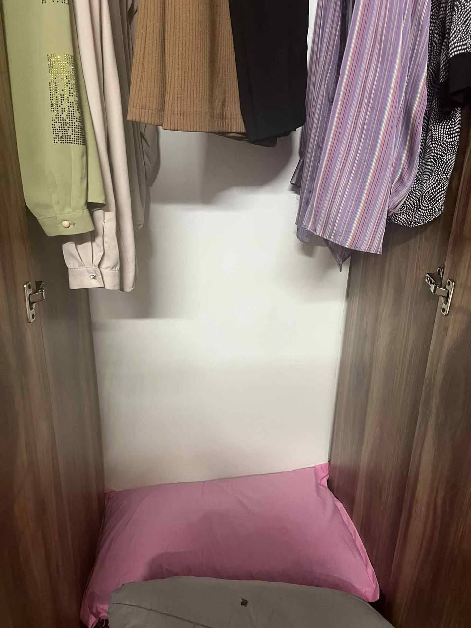 للبيع غرفة تركية 5 قطع نظيفة بدون ضرر مع الدوشك
السعر ٧٠٠ وبيها مجال للشراي 
العنوان بغداد مدينة الصدر قطاع ٩


**إذا كنت صاحب هذا الإعلان وتريد حذفه لأي سبب، رجاءا أرسل رسالة إلى الدعم الفني**