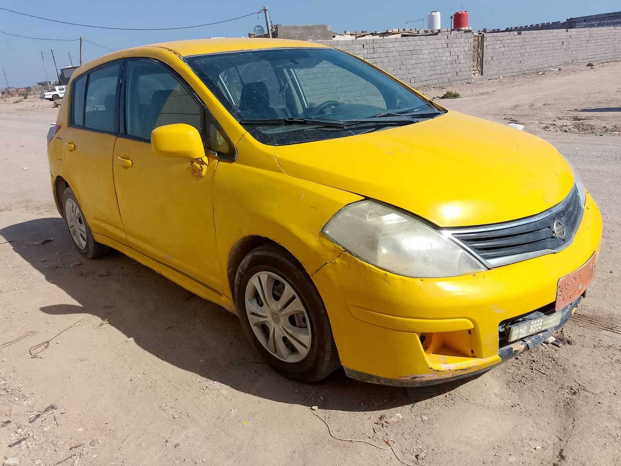 سلام عليكم نيسان تيدا هاتشباك موديل 2009 سياره محور كورلا مكينه جديده وكير. السيارة مال تكسي وخير من الله   سياره حلوه ورخيصة   رقم احمر قديم راعيها موجود تحويل مباشر. السيارة مستعجل على بيعتها. رجاء لحد يواعد كذب.  شراي تعال.  السعر 25 بيها مجال مكاني البصرة  رقمي ***********
