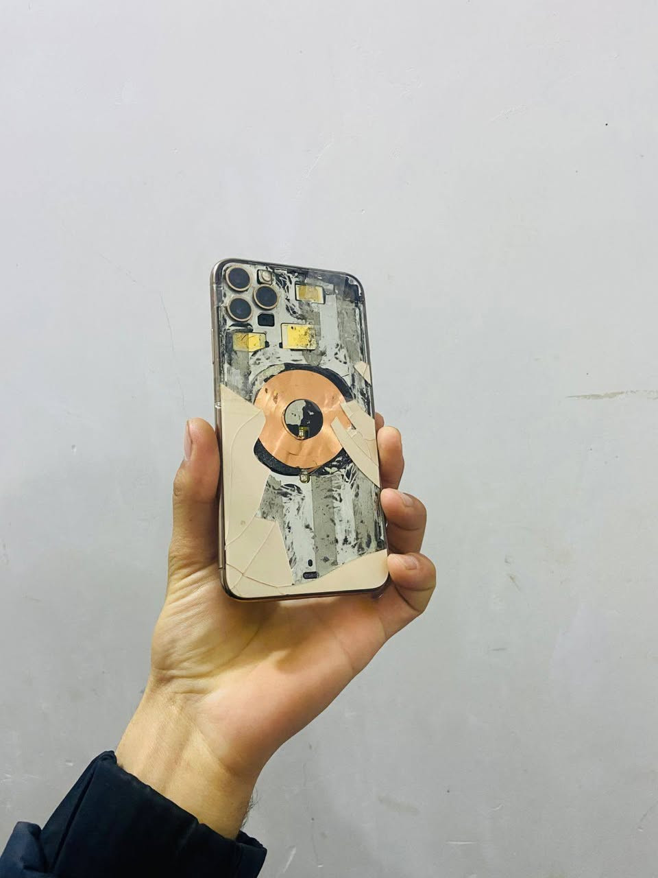 *نطيحه*
11برو ماكس 
مبدل شاشه +بطاريه الكامره
 الاماميه واكفه +ضهر مكسر 
ذاكره 256 محدث 
آخر تحديث iOS 26 
للبيع او مراوس


**إذا كنت صاحب هذا الإعلان وتريد حذفه لأي سبب، رجاءا أرسل رسالة إلى الدعم الفني**