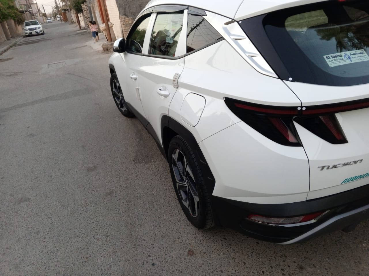 توسان 2022 رقم بغداد ب اسمي  ماشيه 45 الف
السياره نضيفه كلش وعلى ايدي بدون اي نقص بيها مكانات صبغ نص قماره الوره السايق وباب وبنيد اثر قمريه وكعت ع سياره وصبغتها تخم تاير صدر جديد كلشي ما ناقصها 

مكانها الزعفرانيه 
للاستفسار  ‭0770 886 4557‬ 
السعر 163 وبيها مجال
