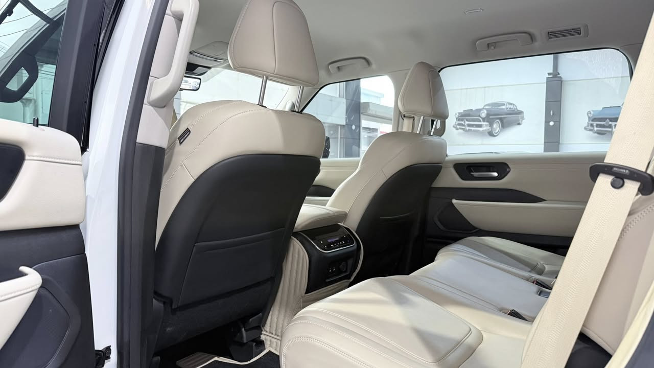 Nissan Patrol SE 2025
نيسان باترول ٢٠٢٥
بدون صبغ كفالة عامة
بيها ضمان شركة السور
مواصفات SE
 ماشي: ٣٠ الف كيلومتر
محرك ٣,٥T
٦بستون 
مكان السيارة دهوك معرض ايمن

للتواصل اتصل برقم:***********
