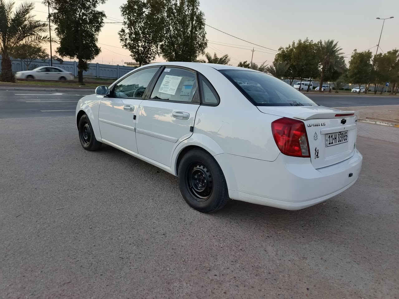 سلام عليكم مرخصة إلادمن المحترم اوبترا موديل ٢٠١٢ 
الشركة العامة 
 بيها خشم جاملغ صبغ جهه السايق وباقي سياره مكفول 
كير مكينه خير من الله 
تبريد تدفئة مكفول
صدر مكفول 
تخم تاير جديد 
السعر ٧٨ وبيها مجال قليل 
عنواني بغداد البياع مدينه الذرى 
***********
