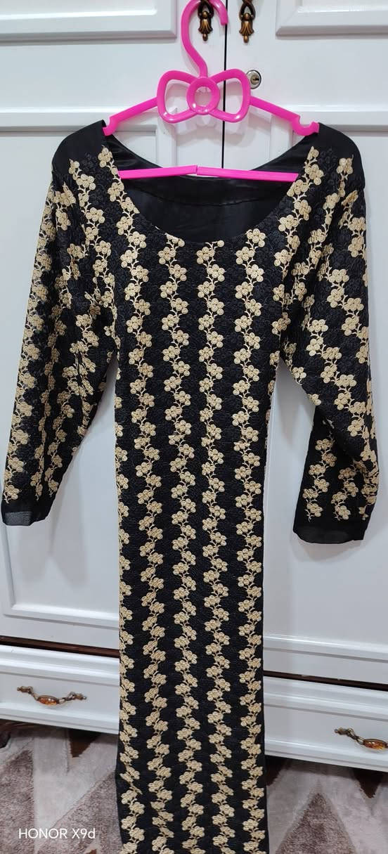 فساتين حجم كبير العنوان بغداد جديدة قرب حلويات الدرويش ***********
