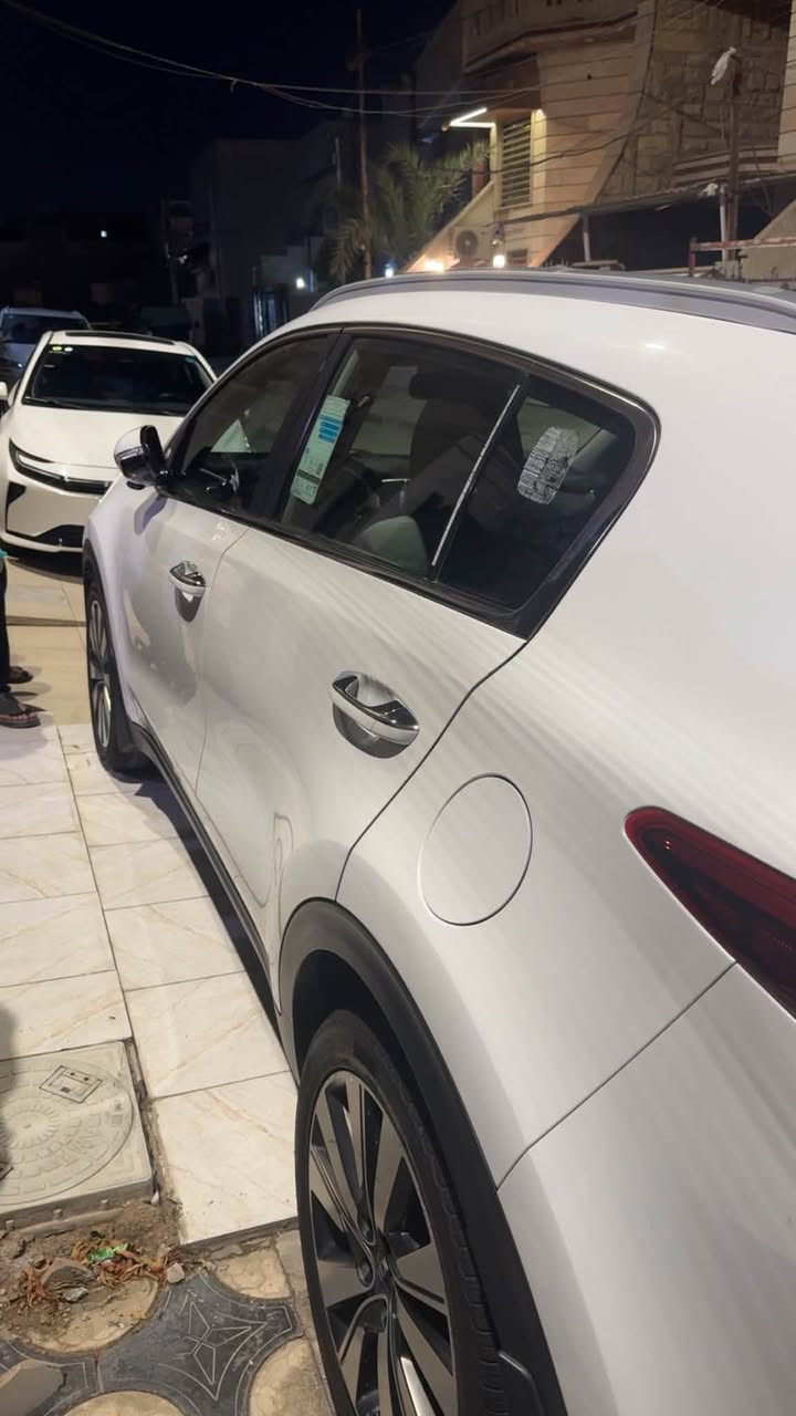 سلام عليكم سبورتج 2018 للبيع ماشيه 90 الف ترايك مال زيرو محرك 2000 دوش نص فول سياره مكاني بغداد الدوره السعر 170 وبيه مجال الاستفسار ***********
