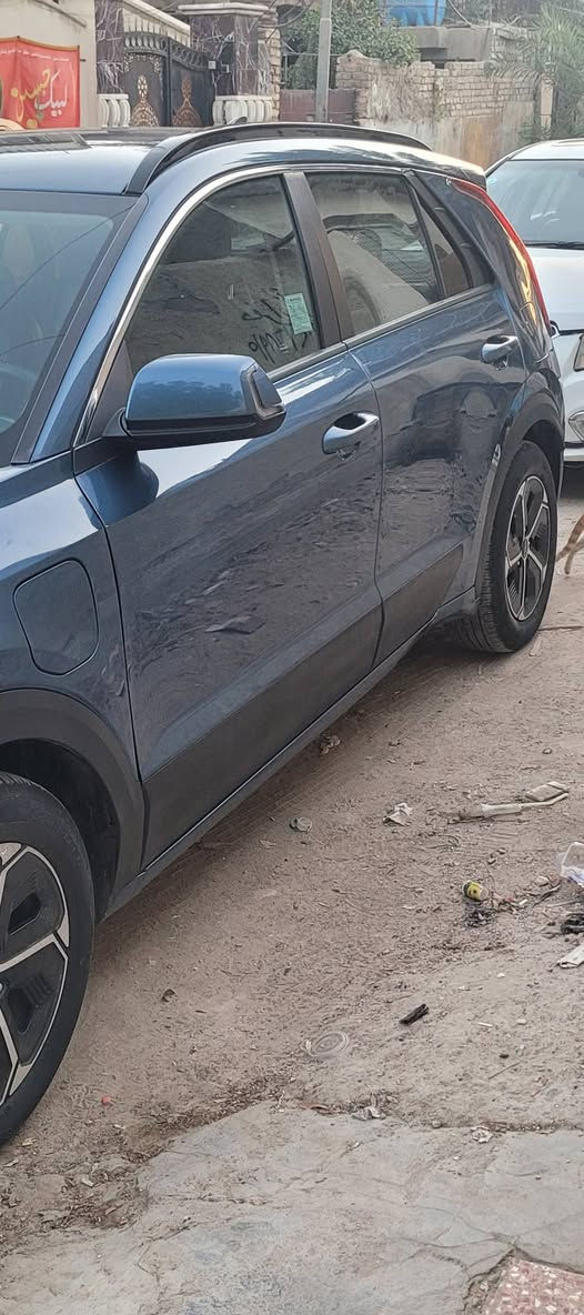 السلام عليكم
كيا نيرو بلكن  (هايبرد . كهرباء . شحن )موديل 2023 
 وارد امريكي 
السياره خير من الله نظافه وبيها مواصفات بعد احلا من السياره لون ازرق
السياره مرقمه وكامله رقم بغداد 
السياره حادثها جاملغ سايق صبغ فقط بدون دواخل وبدون ايرباك
ماشيه: ٢٥٠٠٠
المواصفات 
كراسي تدفئه 
بصمه
اشاير بالمري 
كشنات جلد و مخمل 
ترحيب دخول 
.نظام ايكو وسبورت قياده
• شاشة كبيرة
• كاميرا خلفية
• حساسات خلفية 
• ⁠حساسات اماميه
 .اتو هولد
رادار امامي
• مانع تصادم
• محدد مسار
• تصحيح مسار
• مثبت سرعة
• مانع انزلاق
• بصمة تشغيل
• بصمة أبواب
• مري رادار
• نقطة عمياء
• شاحن وايرلس 
شاحنة بالكشانات 
• شاشة اعطال
• عداد ديجيتال متغير الوان
• اضوية امامية LED
• اضوية خلفية LED
• حساسات إضاءة
• إنارة تلقائية Auto
• نظام صوتي مميز 
• أوامر صوتية
• حساسات اصطدام
شفتات بلستيرن
تبريد قطعتين
قياده ذاتيه 
تشغيل عن بعد 
• بلوتوث
• مدخل USB + AUX
وبيها بعد مواصفات خير من الله 

سعر  السياره ١٦٣ورقه 

الاستفسار على الرقم ***********

مكانها بغداد الدورة
