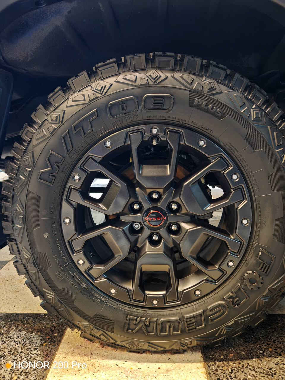 السلام عليكم.. للبيع تخم (تايرات فقط) ماركه فوركيوم (اندنوسي) انتاج 2025 شهر السابع
 حجم 265 70 17 ((مستعملات شهر واحد فقط)) جديدات بمعنى الكلمه بدون اي ركعه ولا بنجر.. عالفحص تجي و تشوف يرهمن على نيسان فرونتير و تويوتا تاكوما و تويوتا هايلوكس و تاهو و جيب و يوكن و سلفرادو و سييرا سعر التخم 425 الف علماً اني مشتريهن ب سبعمية الف الله يشهد صارله عندي شهر فقط


**إذا كنت صاحب هذا الإعلان وتريد حذفه لأي سبب، رجاءا أرسل رسالة إلى الدعم الفني**