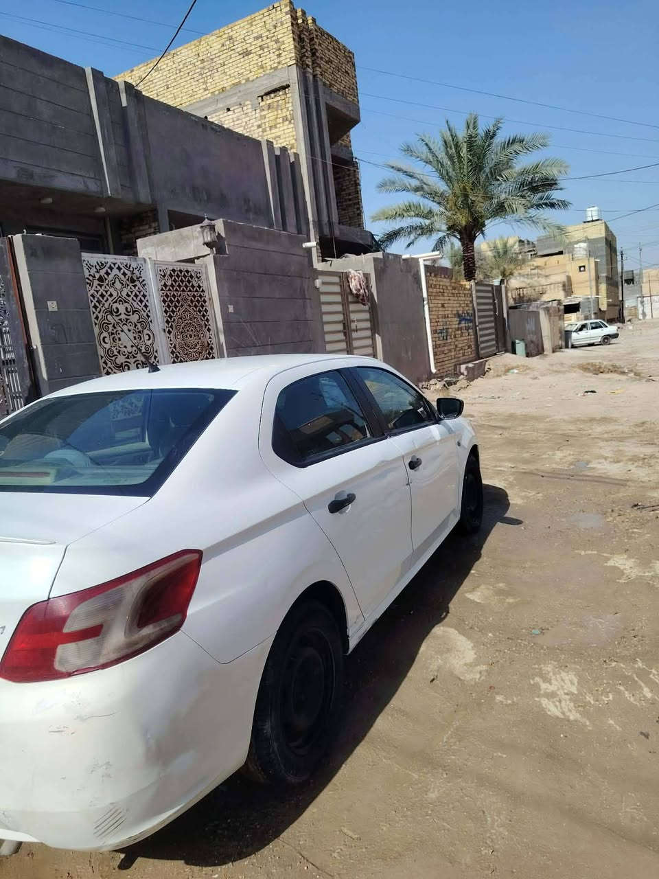 السلا م عليكم بيجو فرنسي ٢٠١٤ السياره مكفوله اي نقص ما بيه اي استفسار اتصل *********** او بل اخدمه مكان بابل
