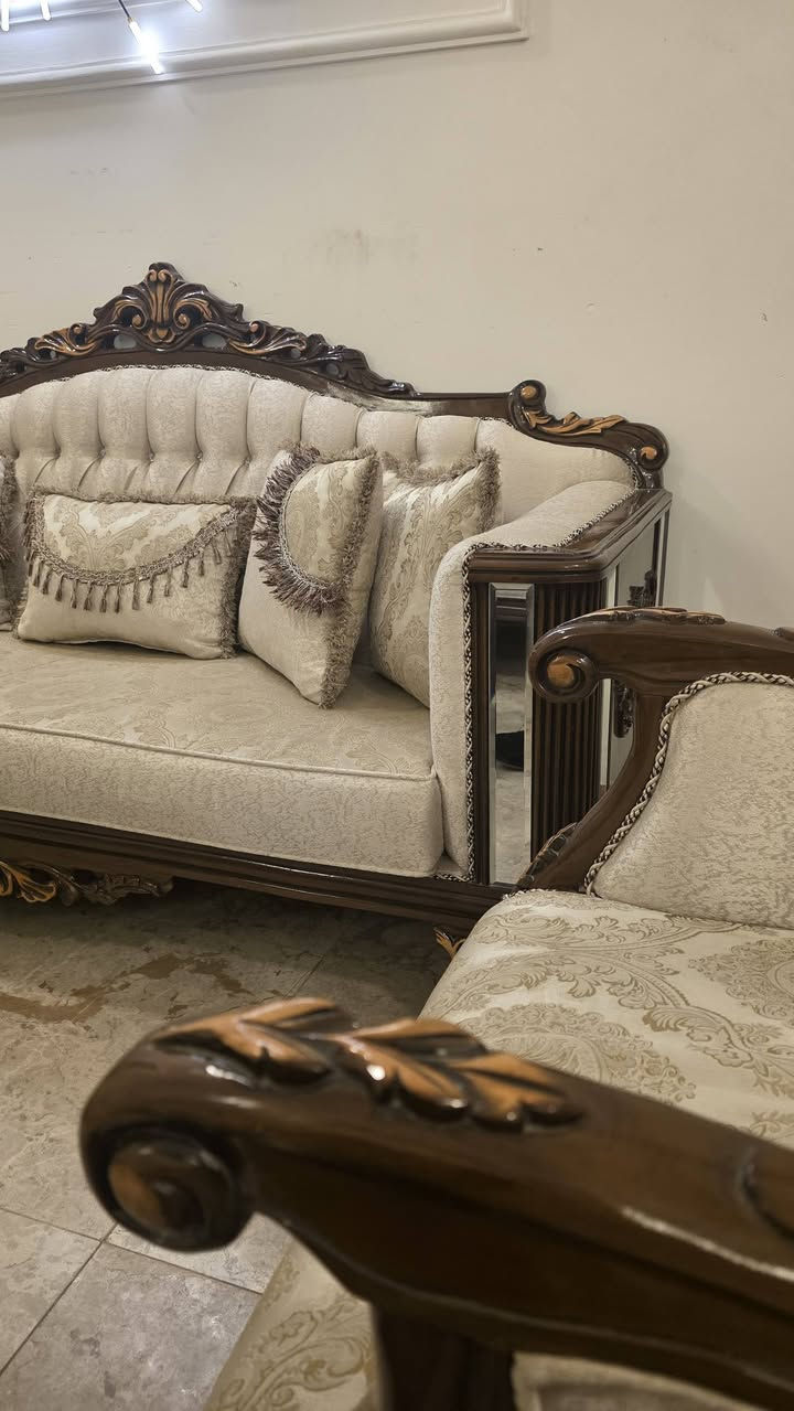 تخم تركي ملكي زان اخو الجديد ١٠ مقعد وطبله وسط مليون ونص قفله قفل 🔐 
***********
