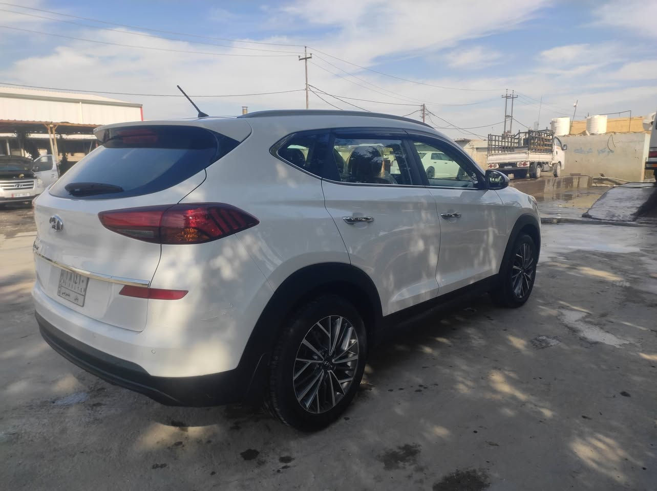 السلام عليكم للبيع توسان موديل 2019 خليجي ماشيه 90 كلشي ع وضع الشركه رقم بابل بيه ضرر بسيط باب السدر والباقي مكفول مواصفات بصمه 5عدسات سايد ابريك بالرجل كشنات جلد شاشه كبيره دشبول صاج وباقي مواصفات معروفه السعر 200 ورقه وبيهه مجال  مكان السياره بابل للاستفسار الاتصال بالرقم *********** غير متواجد ع الفيس
