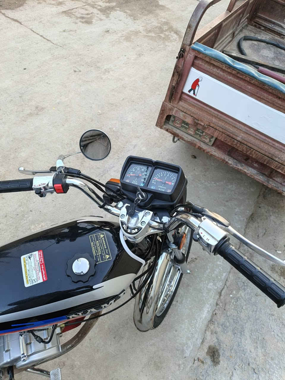 سلام عليكم دراجه نامه لبيع مستعجل ع بيعتها 650 حله سياحي موديل25 رقمي***********
