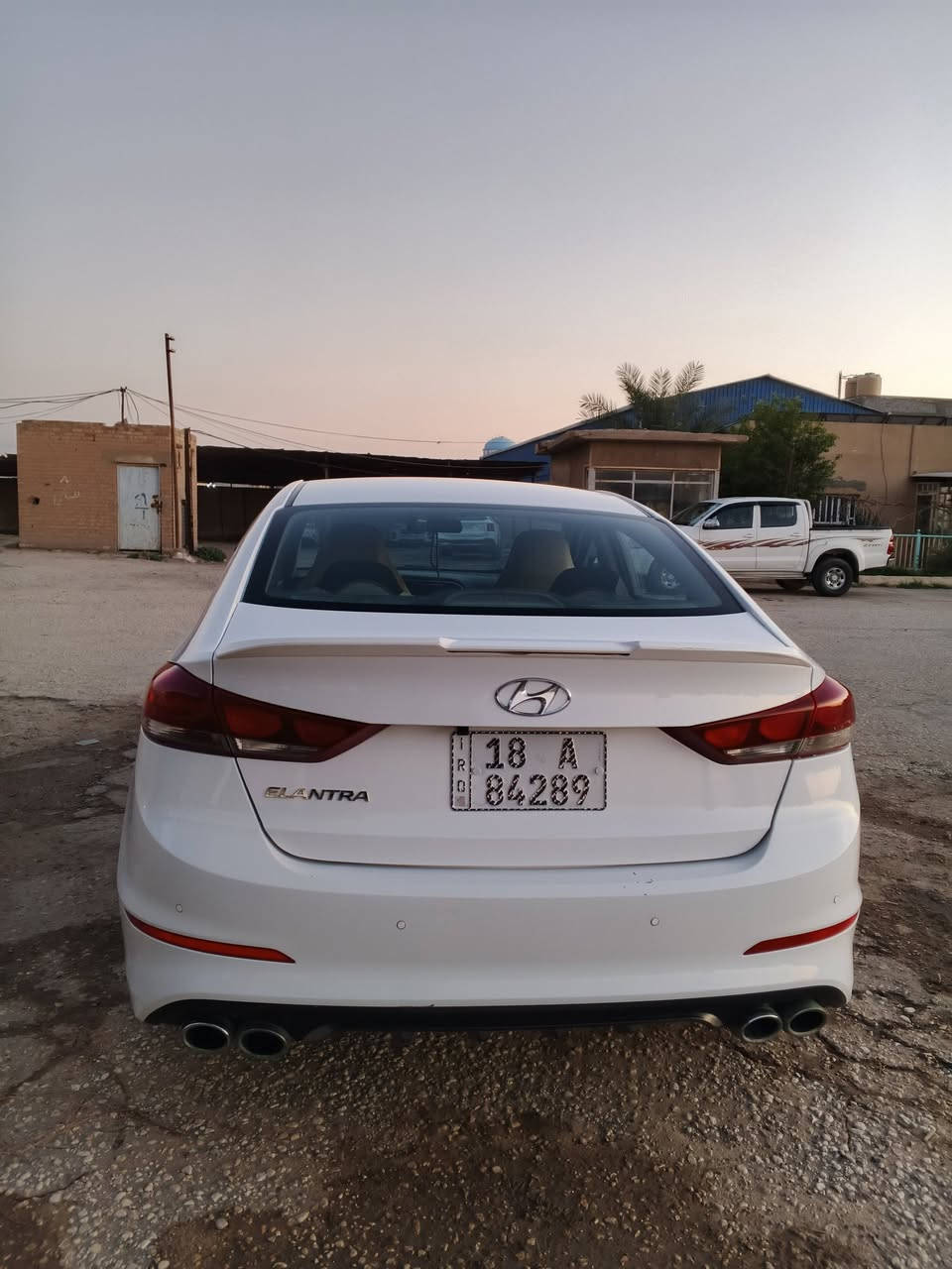 النترا 18 خليجي ماشيه 150 سياره مكفول من ضرب وتبديل صبغ بس بنيد أثر تكشير قطره معجون مابيه رقم بابل محرك 2000 فول موصفات عده بصمه ملاحضه دوس مالته متعوره باقي على وضعه رقم 
***********
