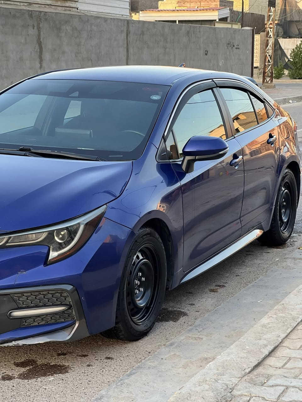 � للبيع — Toyota Corolla 2020 SE
🚗 الموديل: 2020
⚙️ الفئة: SE
🔧 المحرك: 2000 سي سي
📍 الممشى: 125,000 ميل
🛠️ الحالة: ممتازة ما عدا حادث بسيط (ثلاث قطع) — بارد فقط، تم تصليحها بشكل احترافي
📅 الوثائق: كراجات كاملة، صيانة مجدولة، لا أي مشاكل فنية
📜 الإضافة:
• تكييف ممتاز
• كاميرا خلفية 
•تحكم ستيرن جهتين 
• نظافة داخلية عالية
 •السيارة جاهزة ومابيهه اي نقص
 
💰 السعر المطلوب: (143)
📞 للتواصل: (***********)
