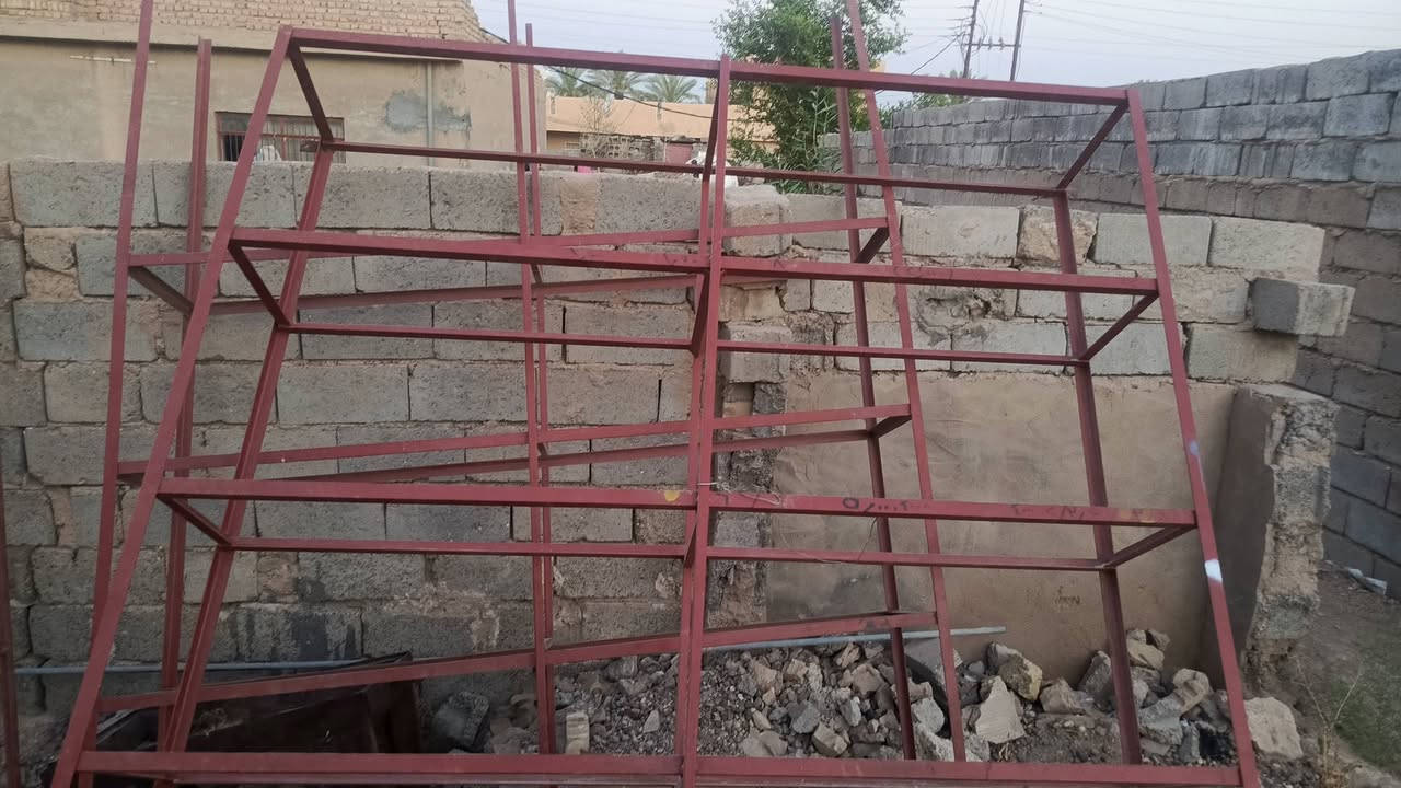 السلام عليكم عندي رفوف حديد للبيع
‏‪***********‬‏
